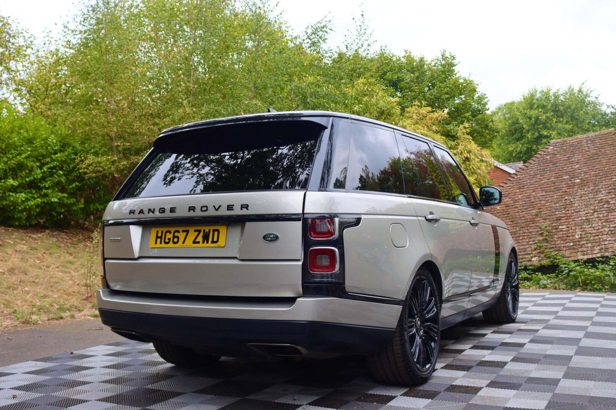 Land Rover Range Rover view 35