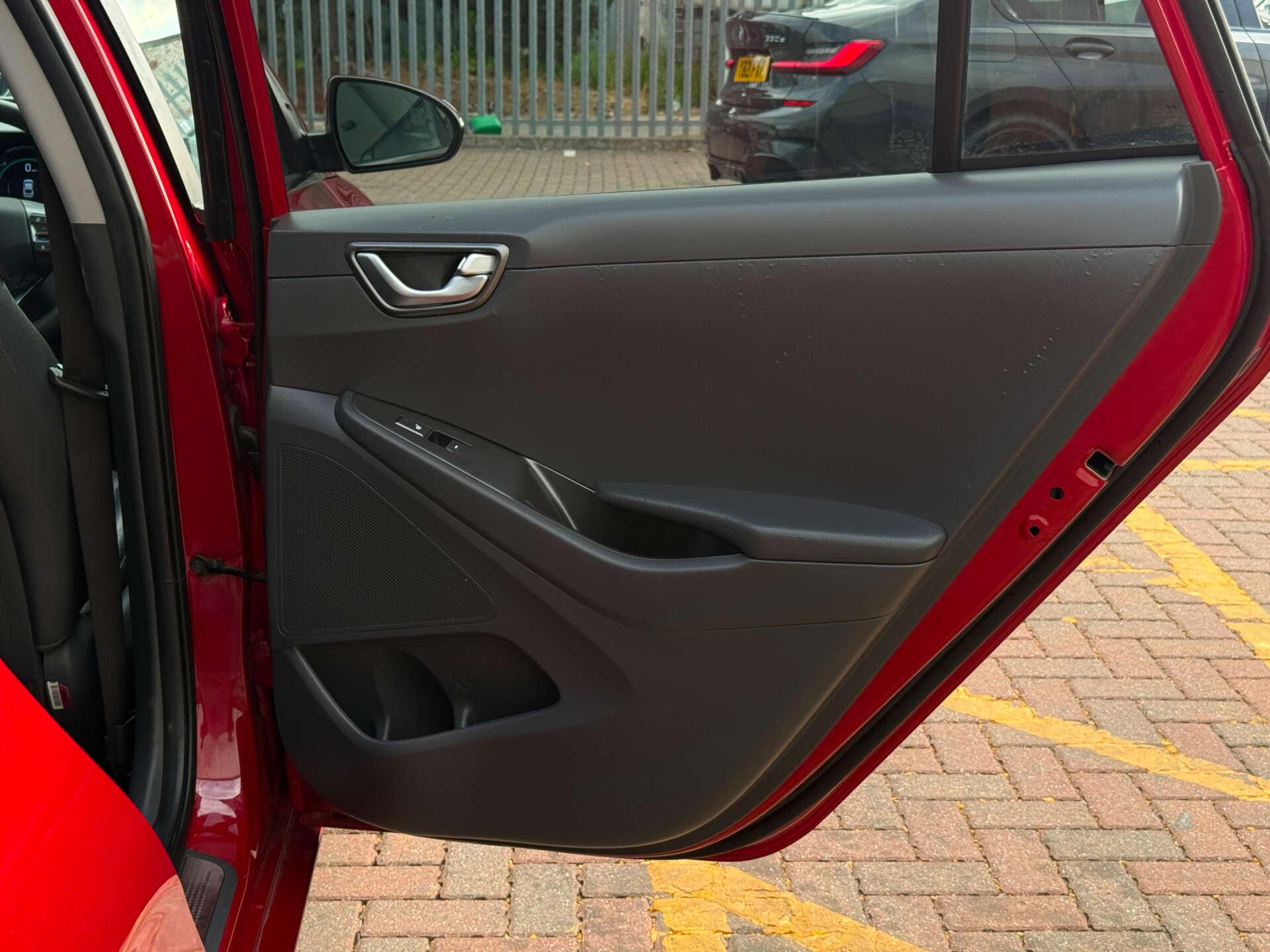 Hyundai Ioniq view 26