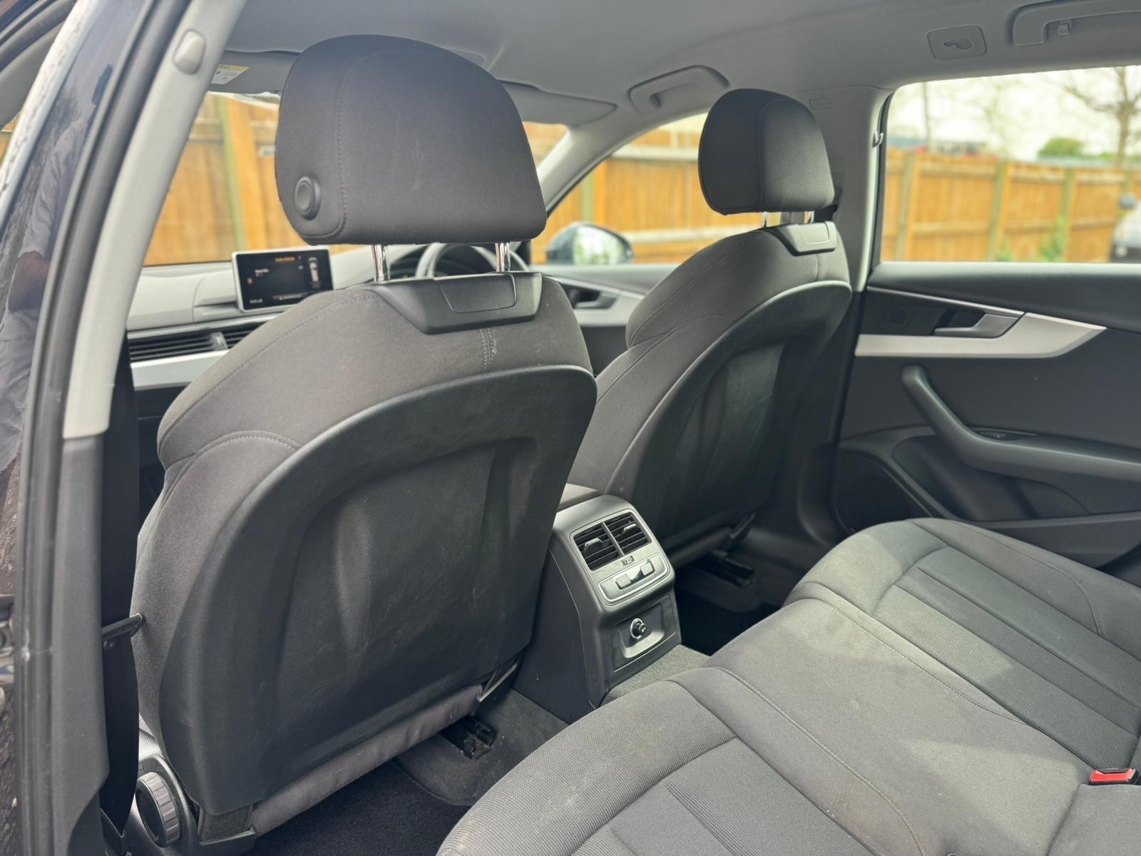 Audi A4 view 28