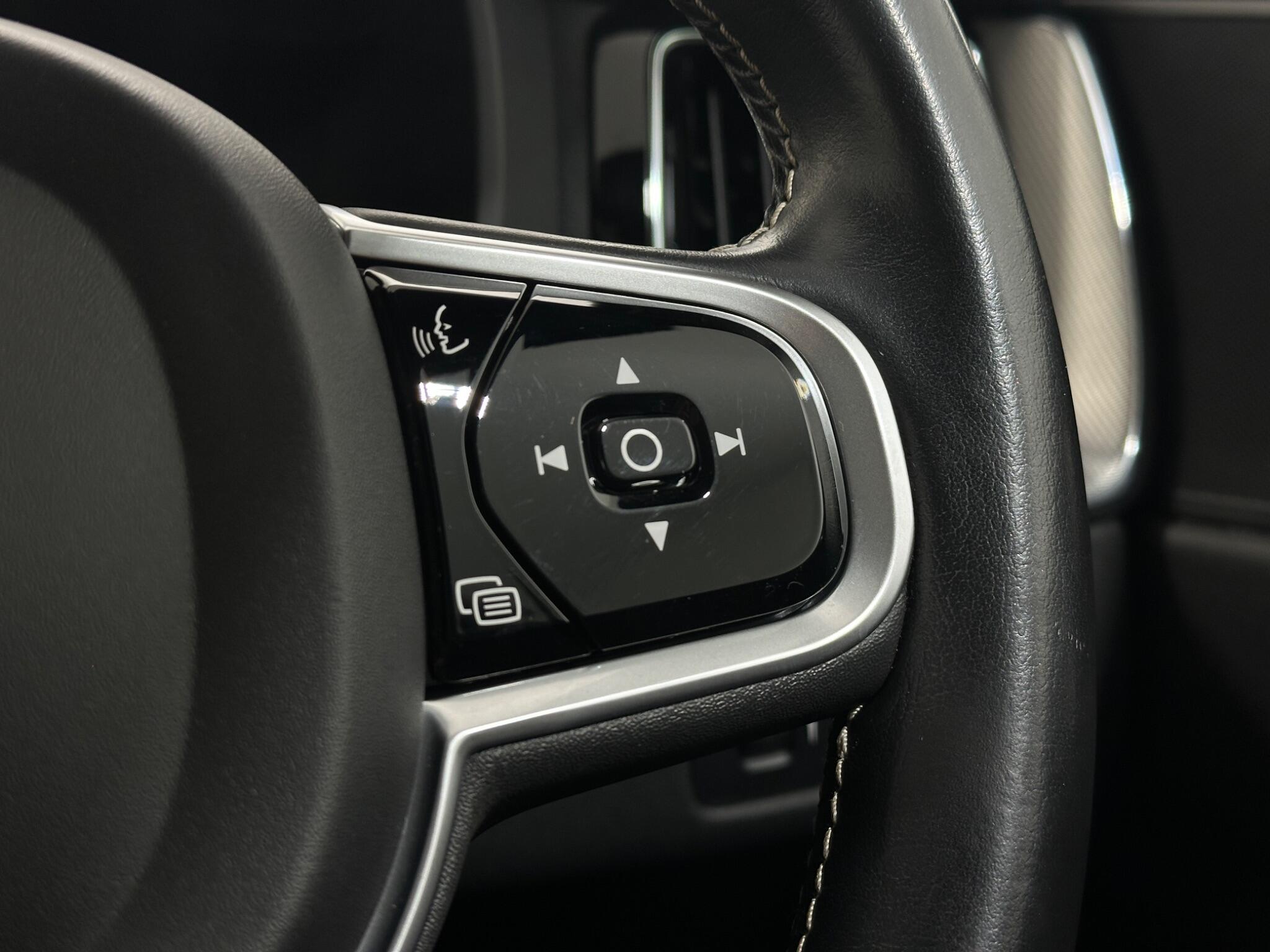 Volvo XC60 view 15