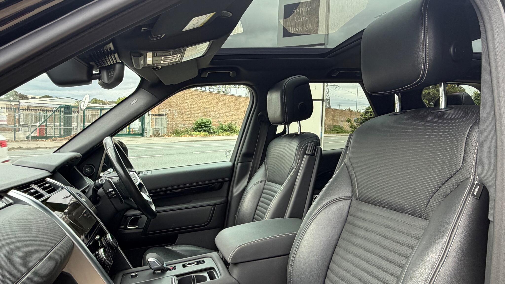 Land Rover Discovery view 32