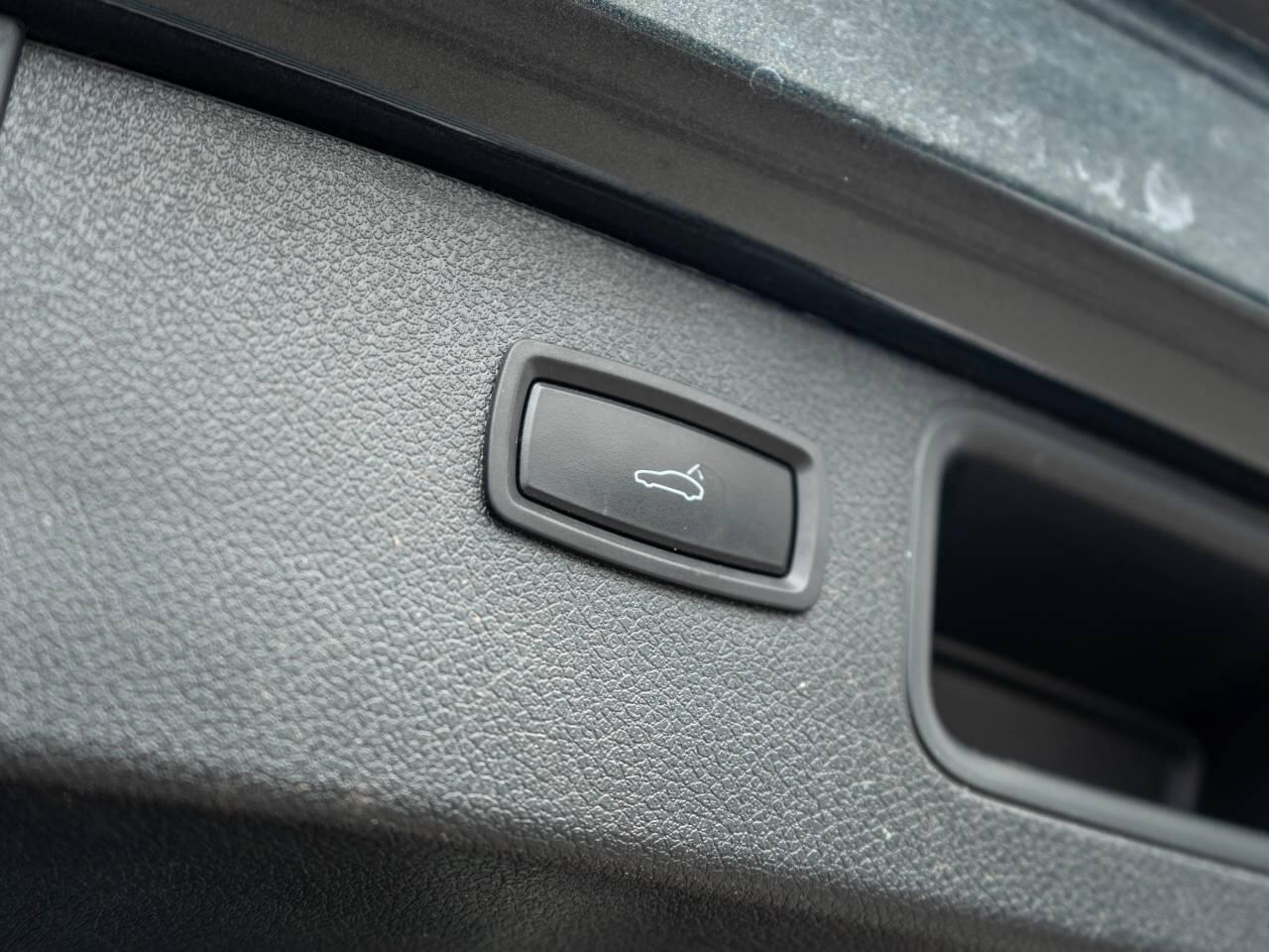 Porsche Macan view 37