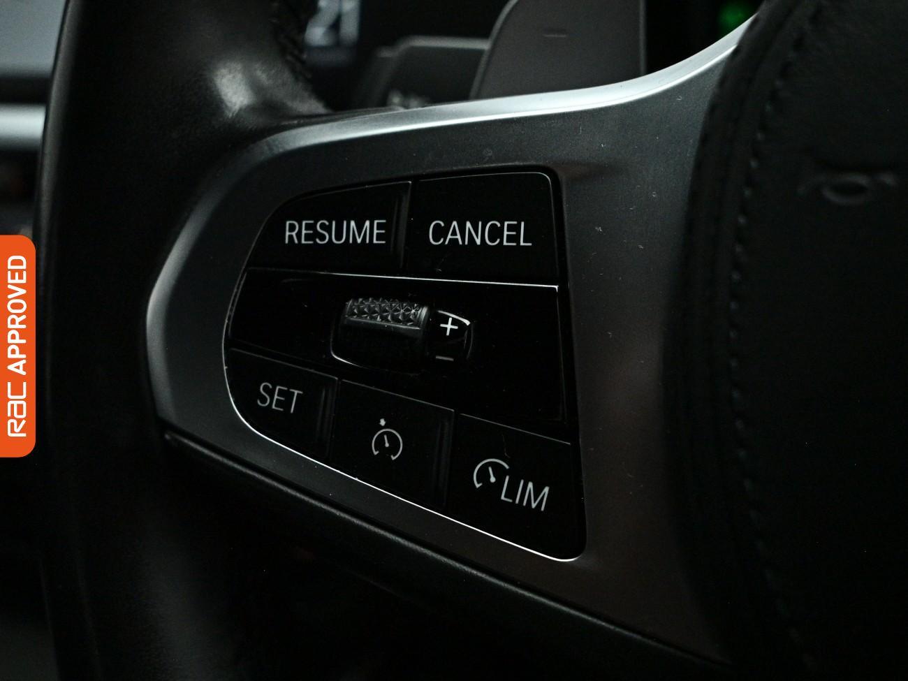 BMW 3 Series view 25