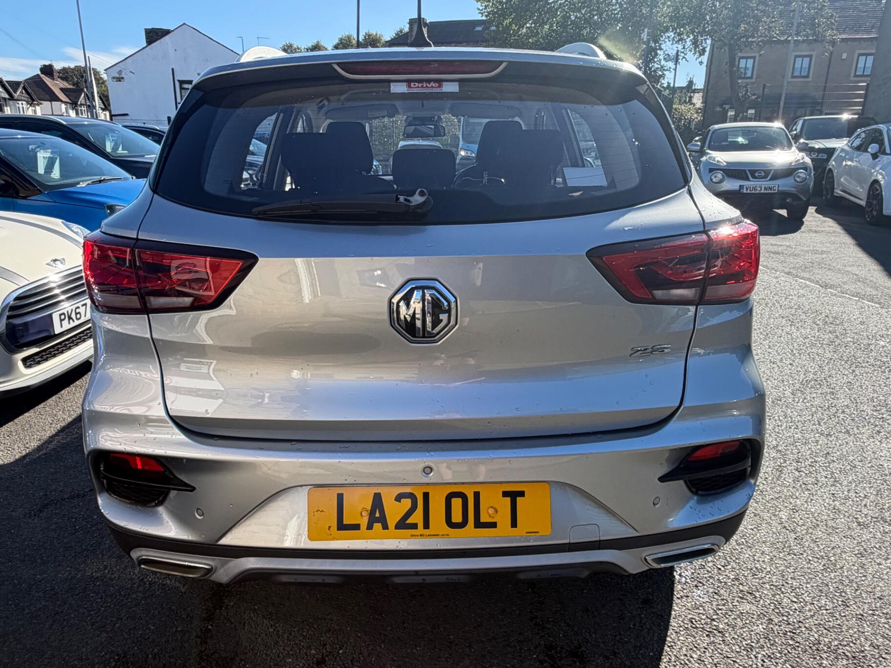 MG ZS view 7