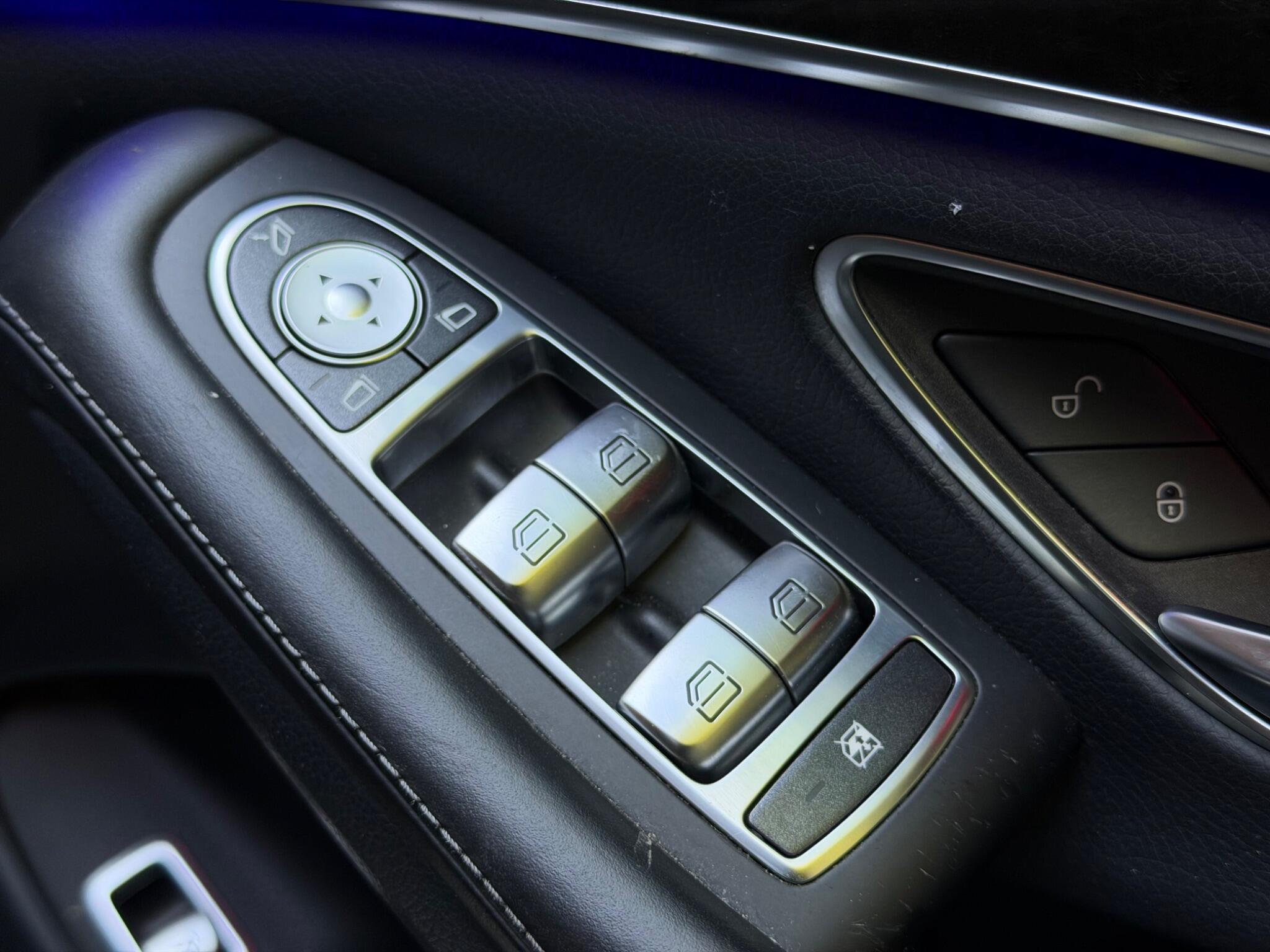Mercedes-Benz S-Class view 28
