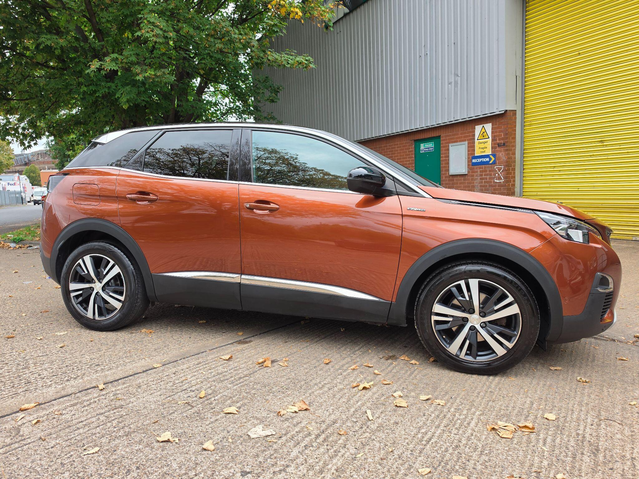 Peugeot 3008 view 4