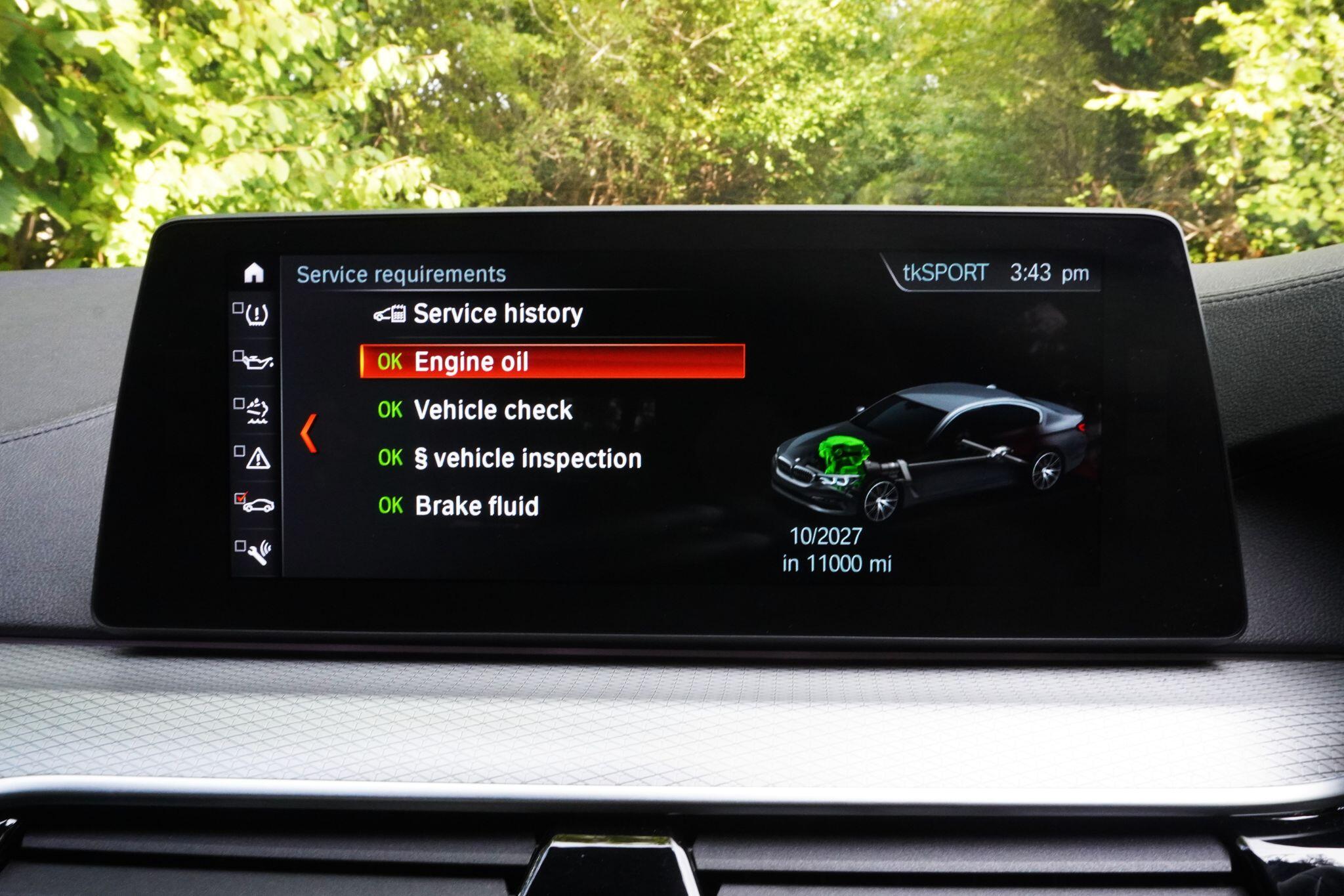 BMW 5 Series view 38