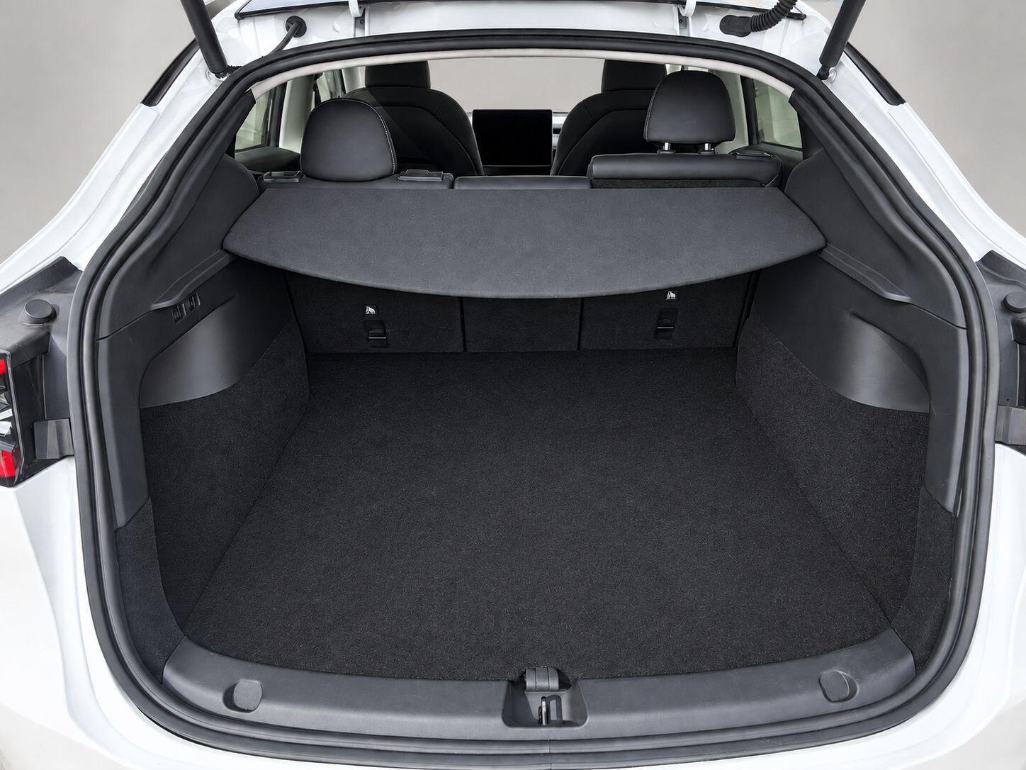 Tesla Model Y view 29