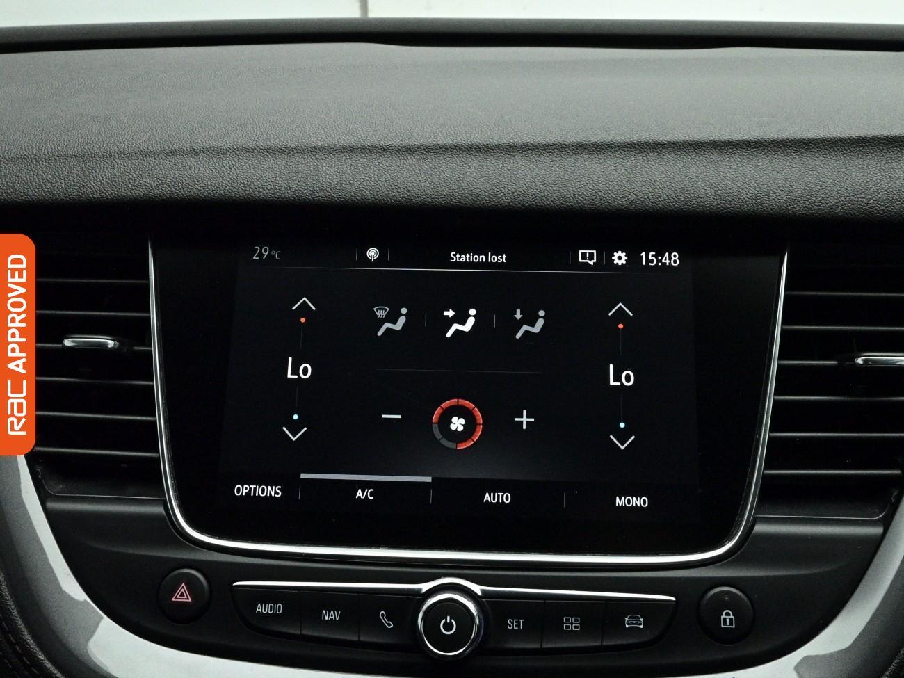 Vauxhall Grandland X view 3