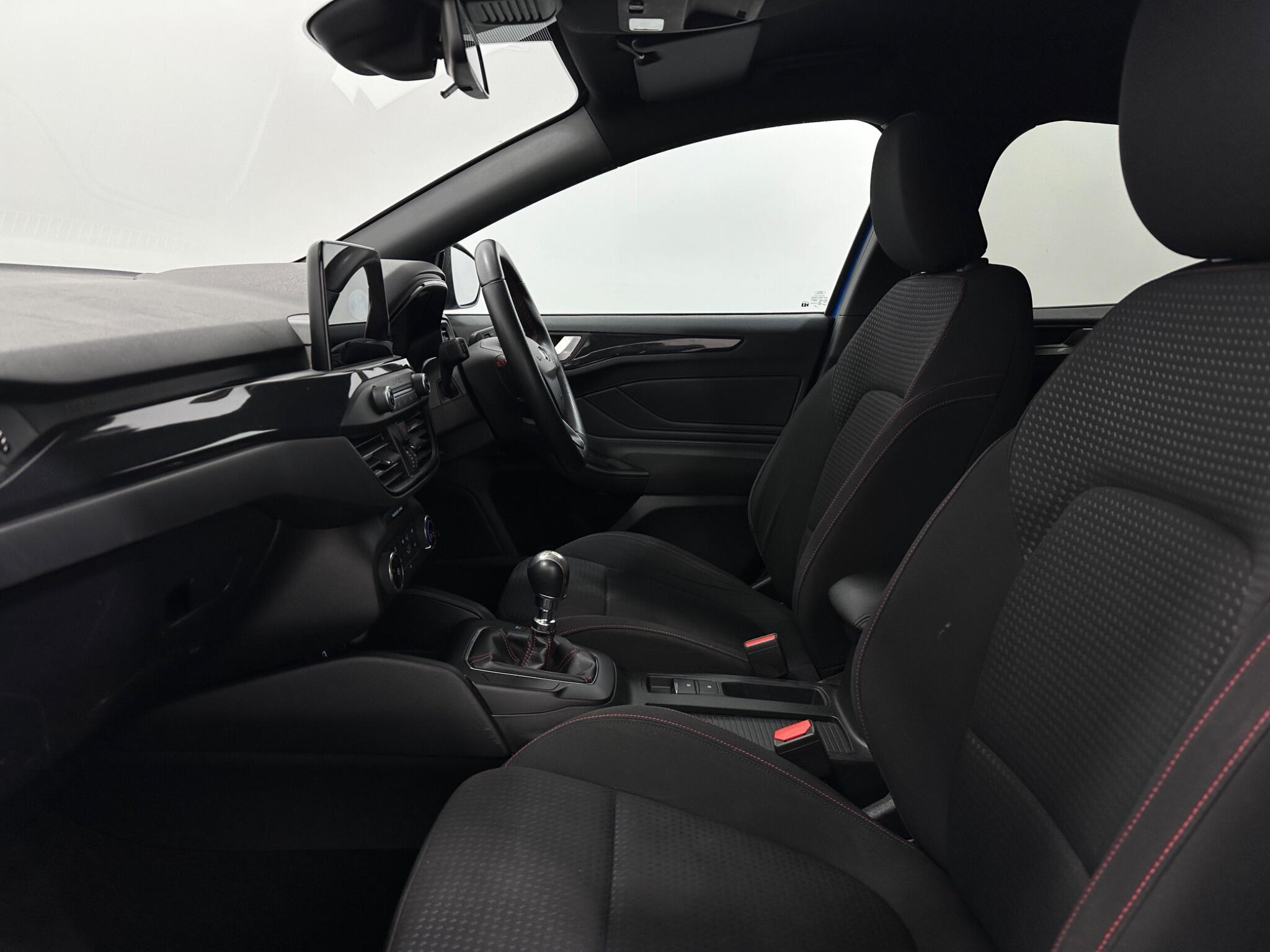 Ford Focus view 33