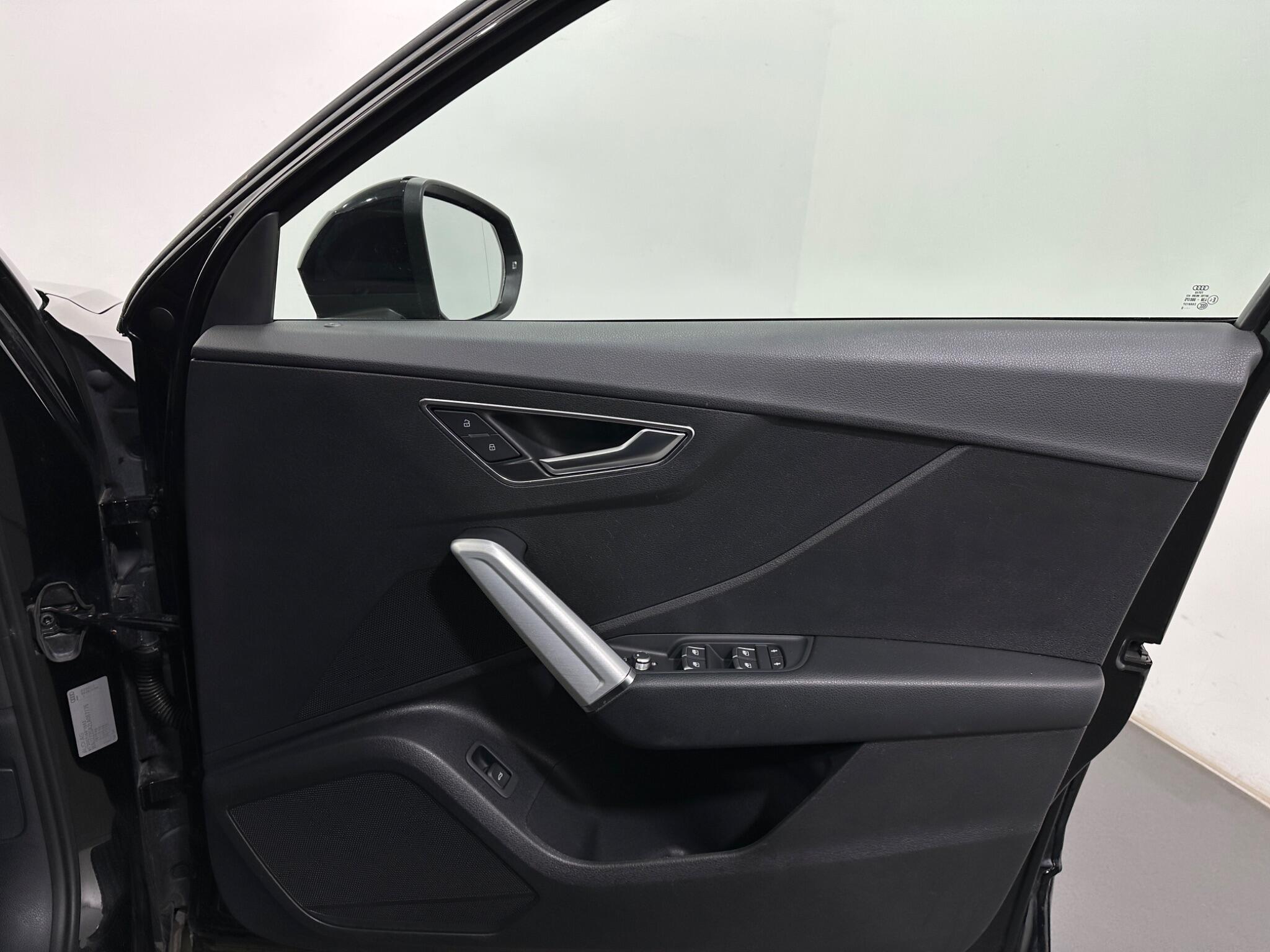 Audi Q2 view 34