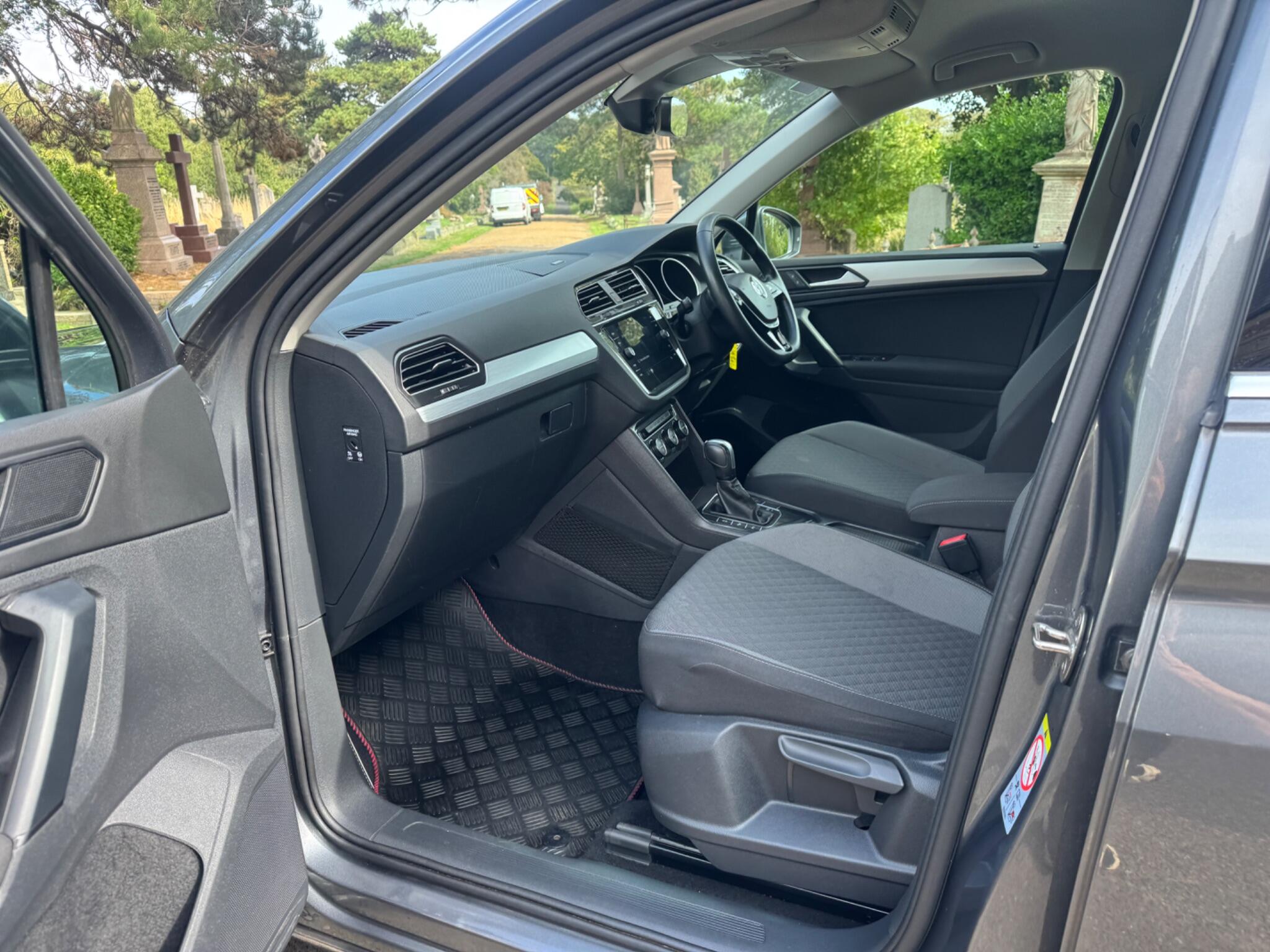 Volkswagen Tiguan view 74