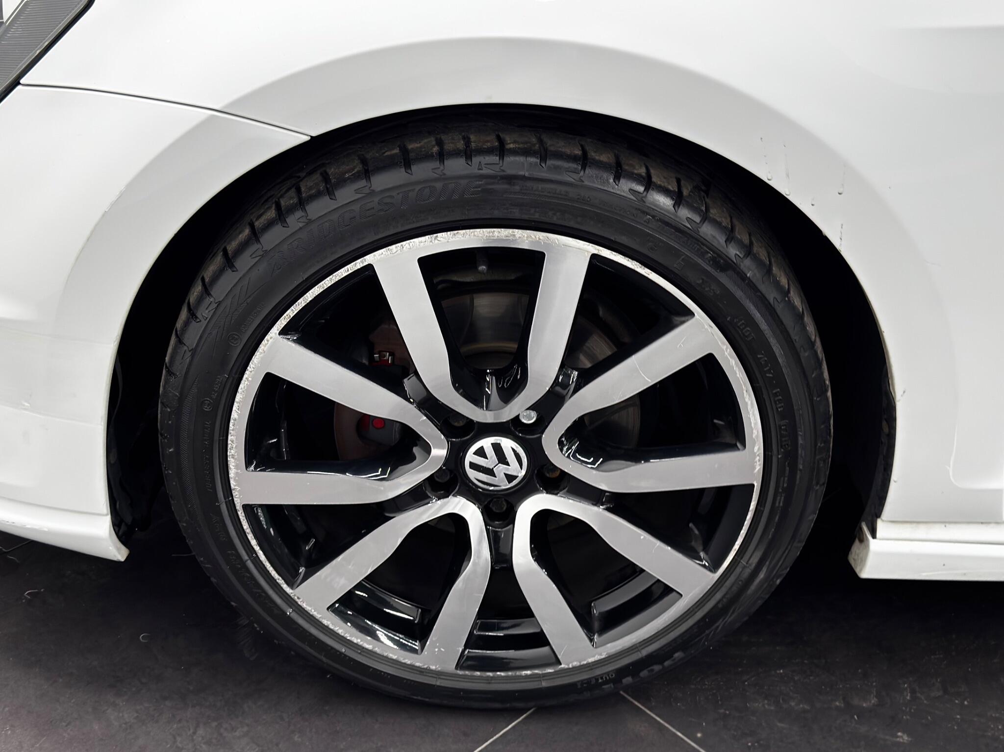 Volkswagen Golf view 68