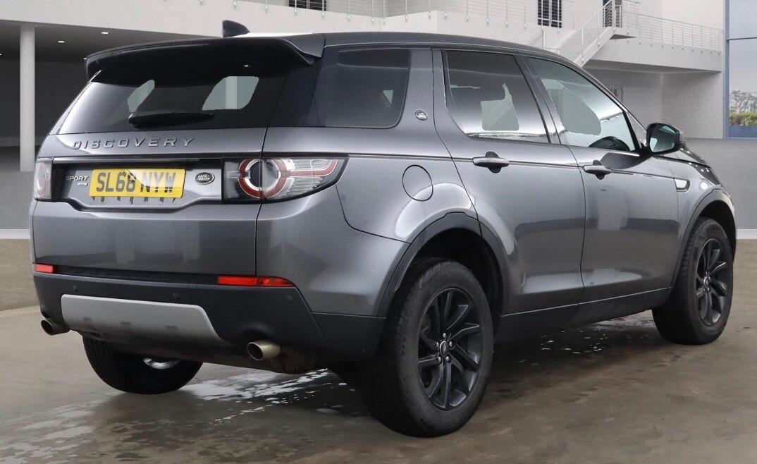2018 Land Rover Discovery Sport 2.0 eD4 HSE Euro 6 (s/s) 5dr (5 Seat) • 79,800 miles image 5