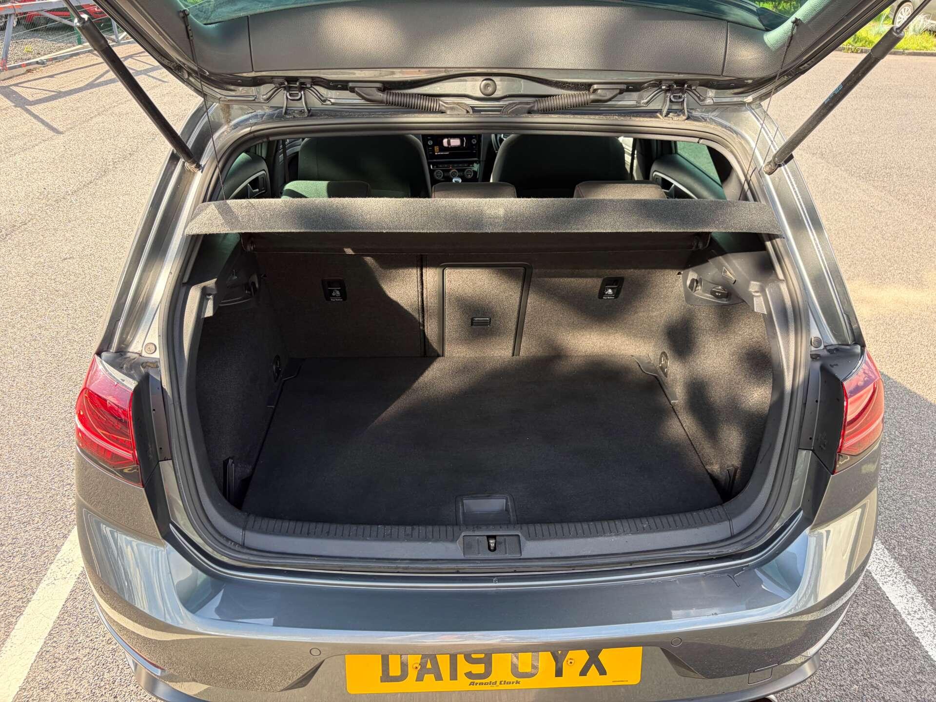 Volkswagen Golf view 25