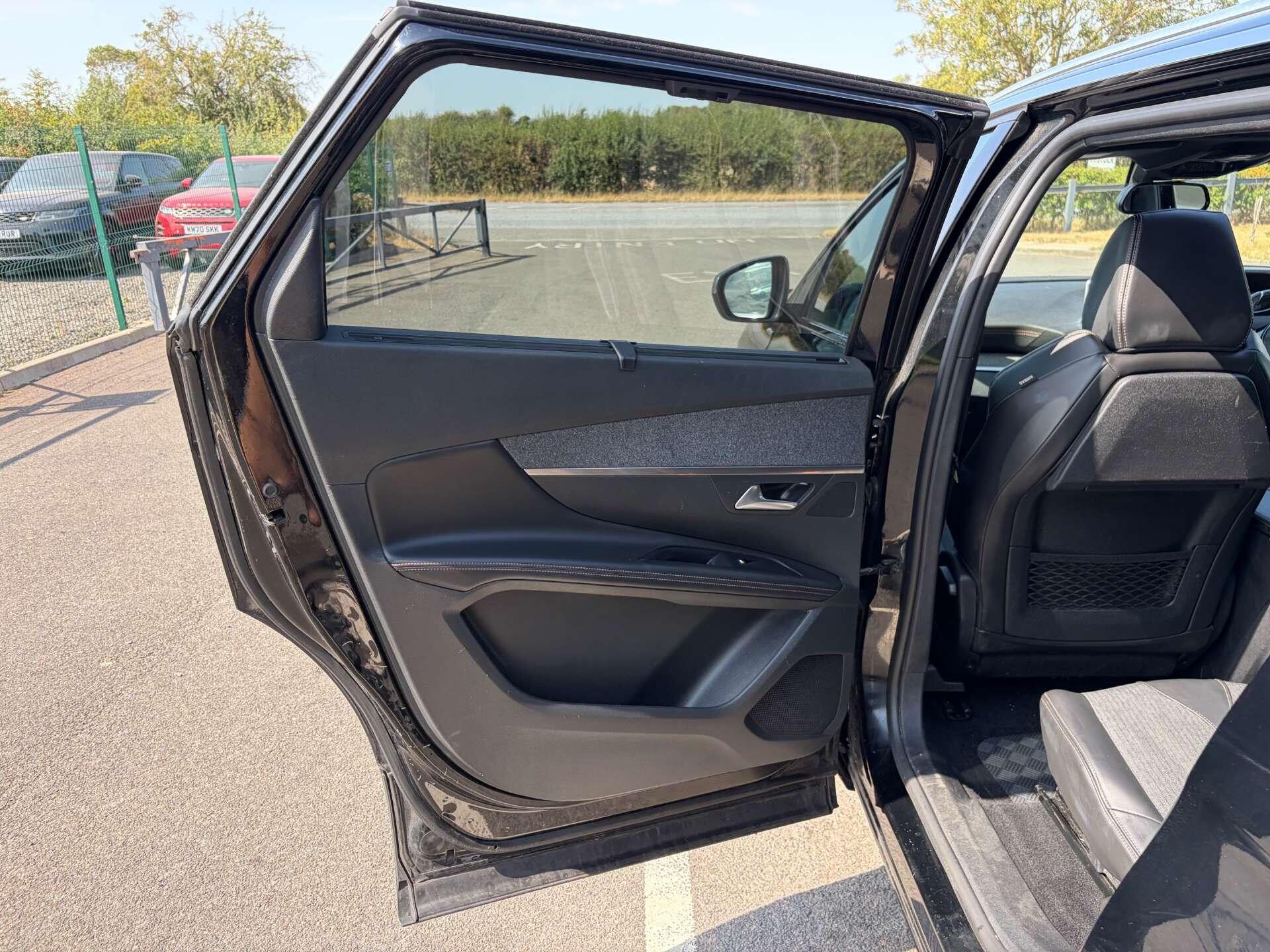 Peugeot 5008 view 19