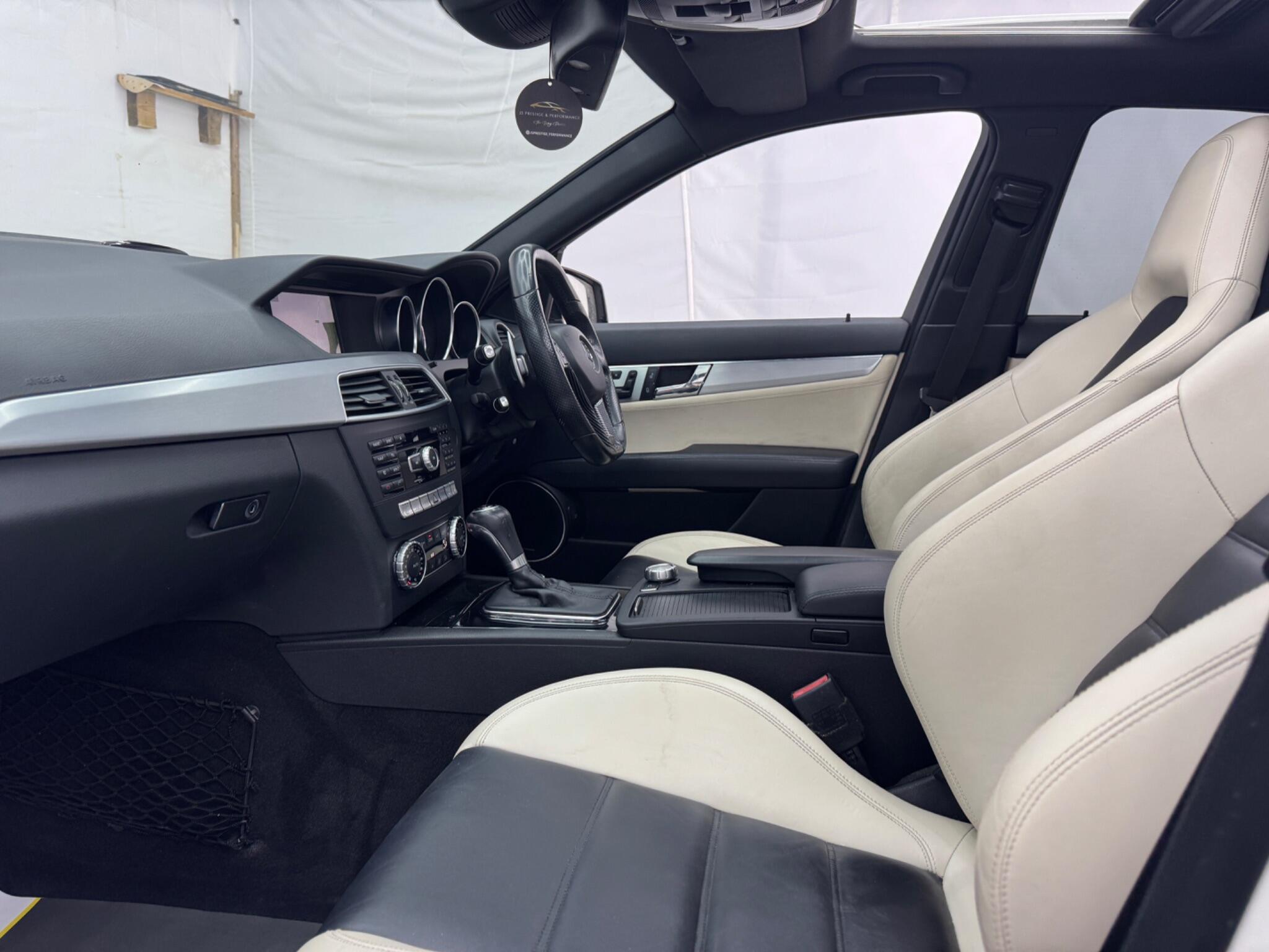 Mercedes-Benz C Class view 40