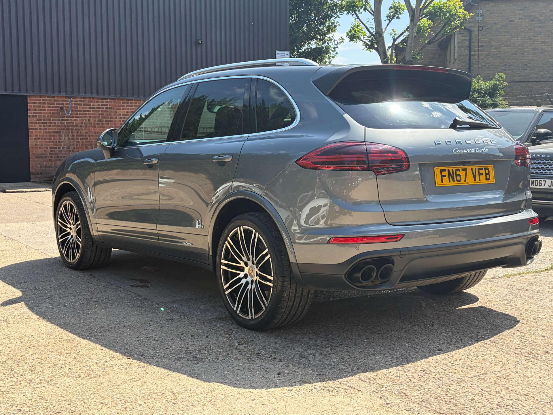 Porsche Cayenne view 12