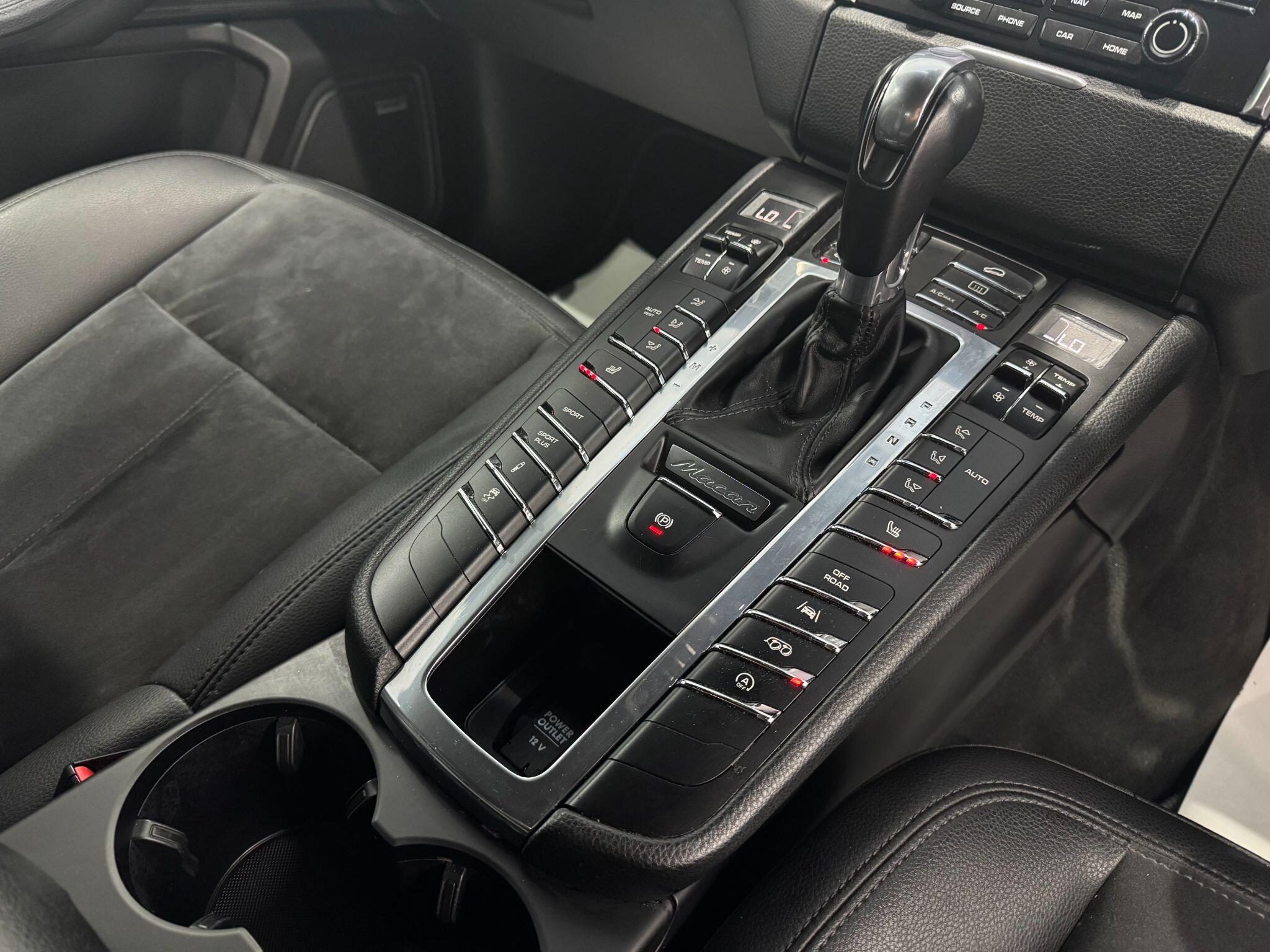Porsche Macan view 39