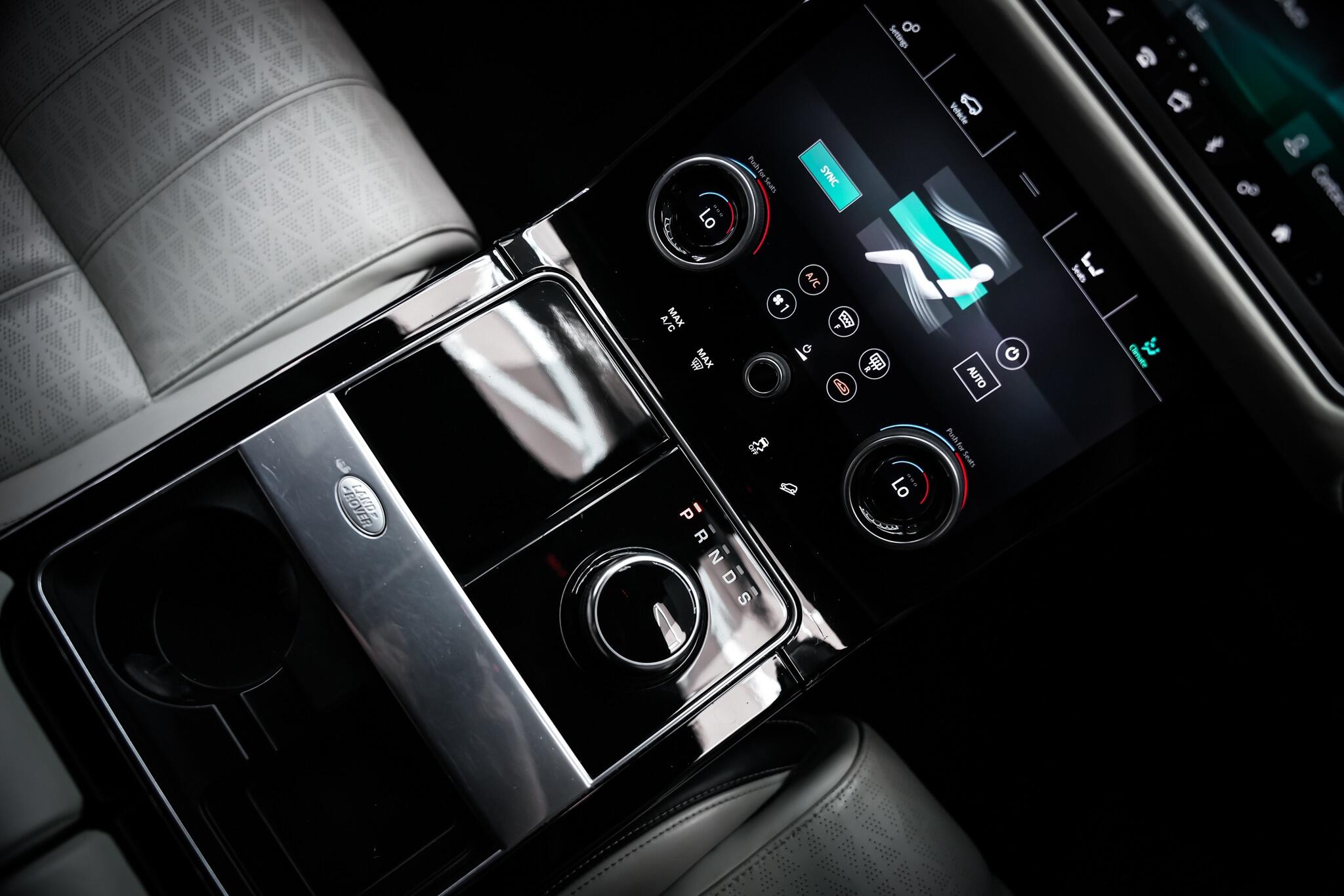 Land Rover Range Rover Velar view 5