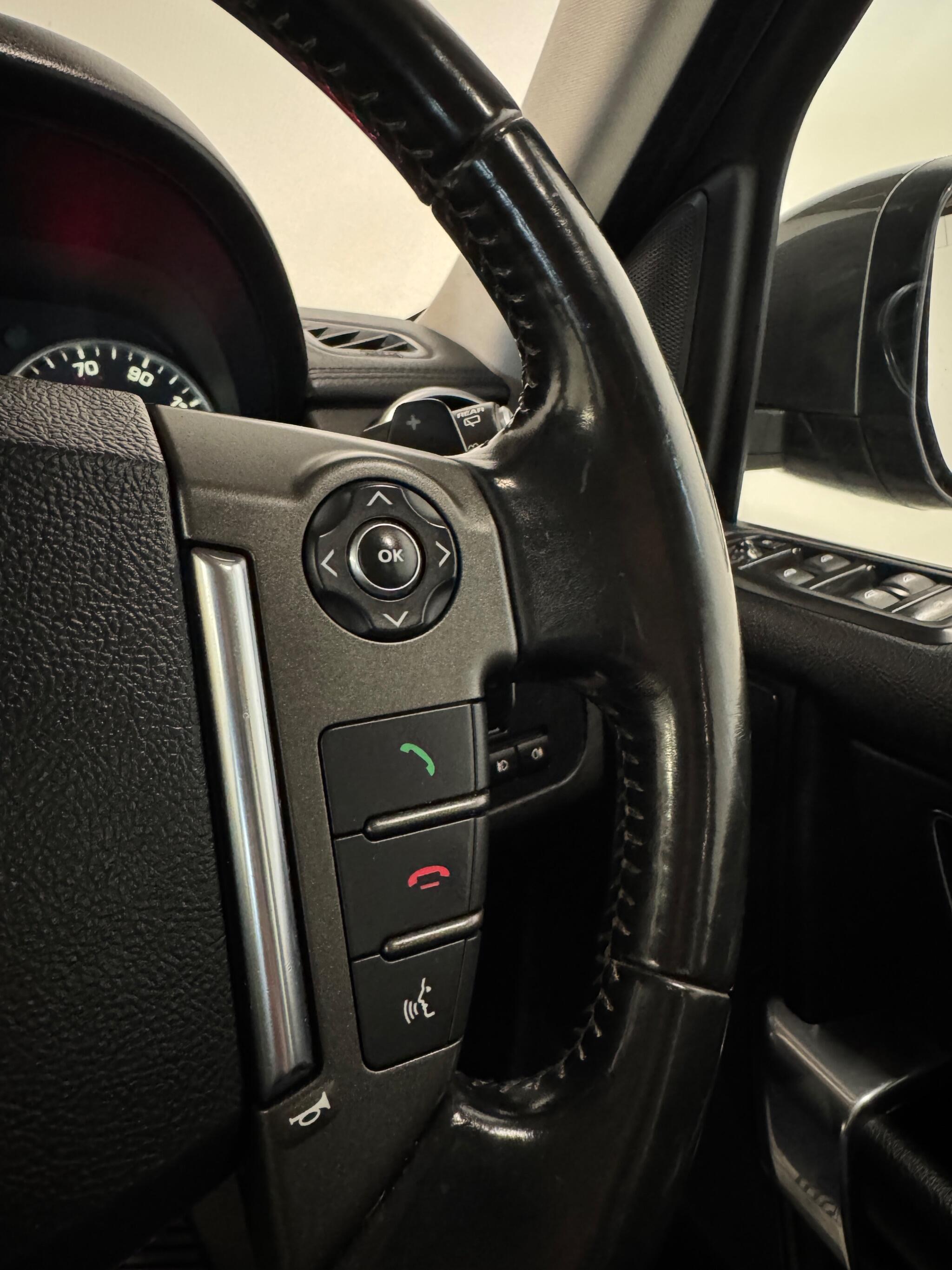 Land Rover Discovery view 25
