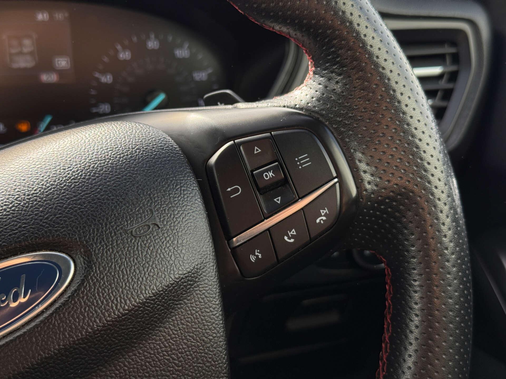 Ford Focus view 45