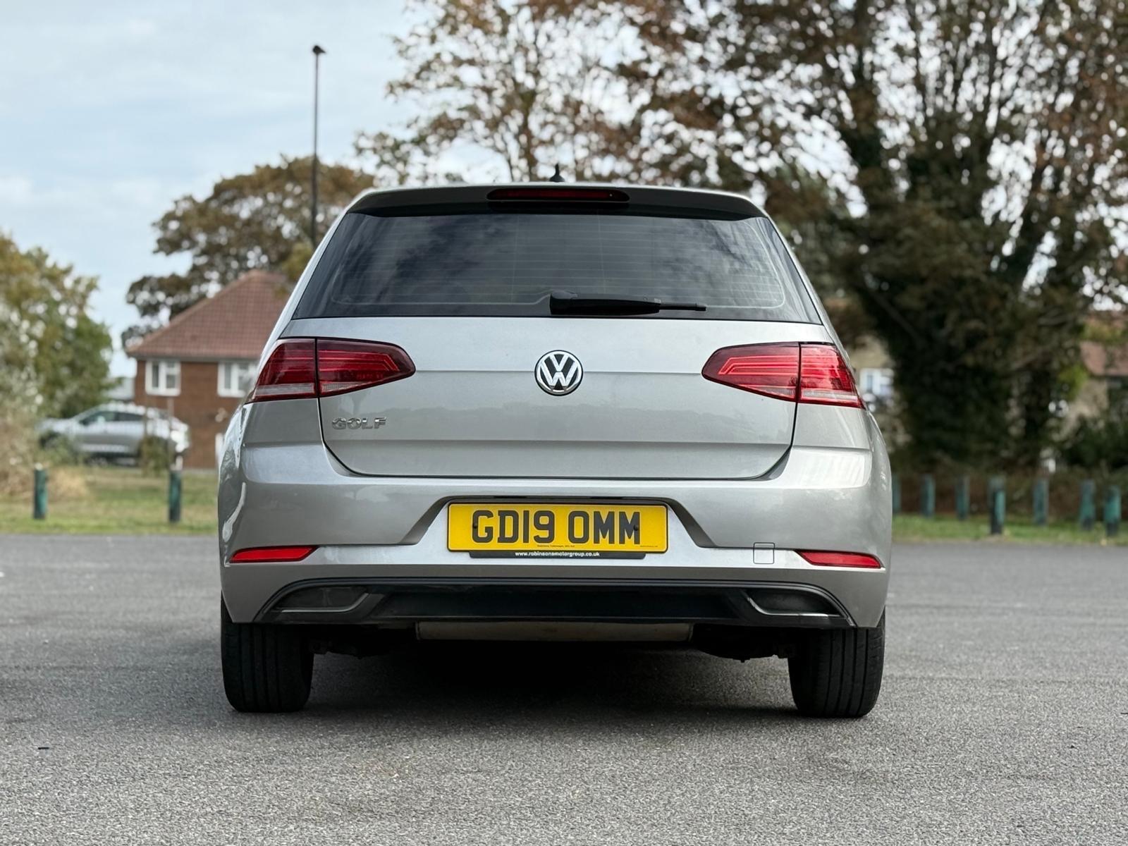 Volkswagen Golf view 12