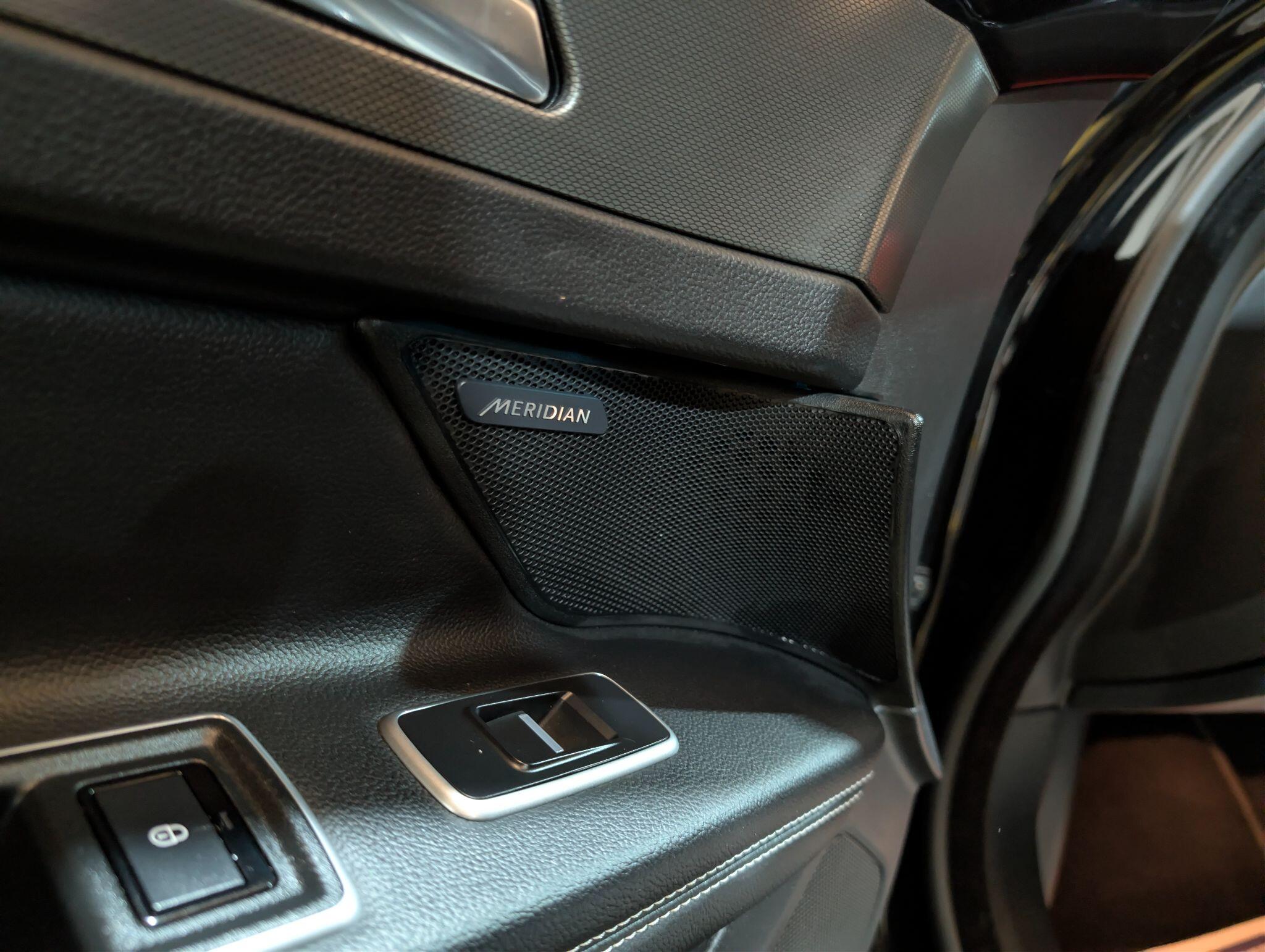 Jaguar XF view 30