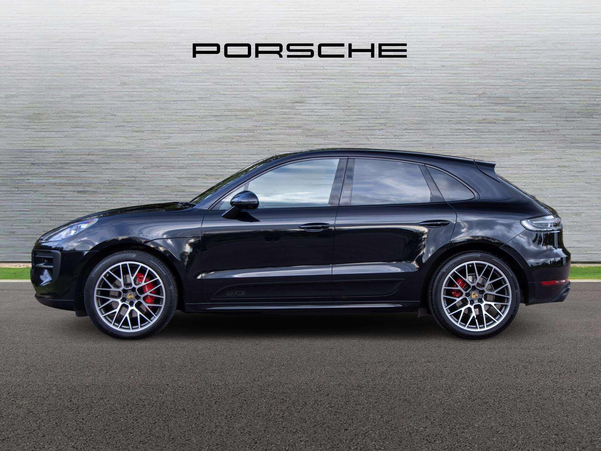 Porsche Macan view 5