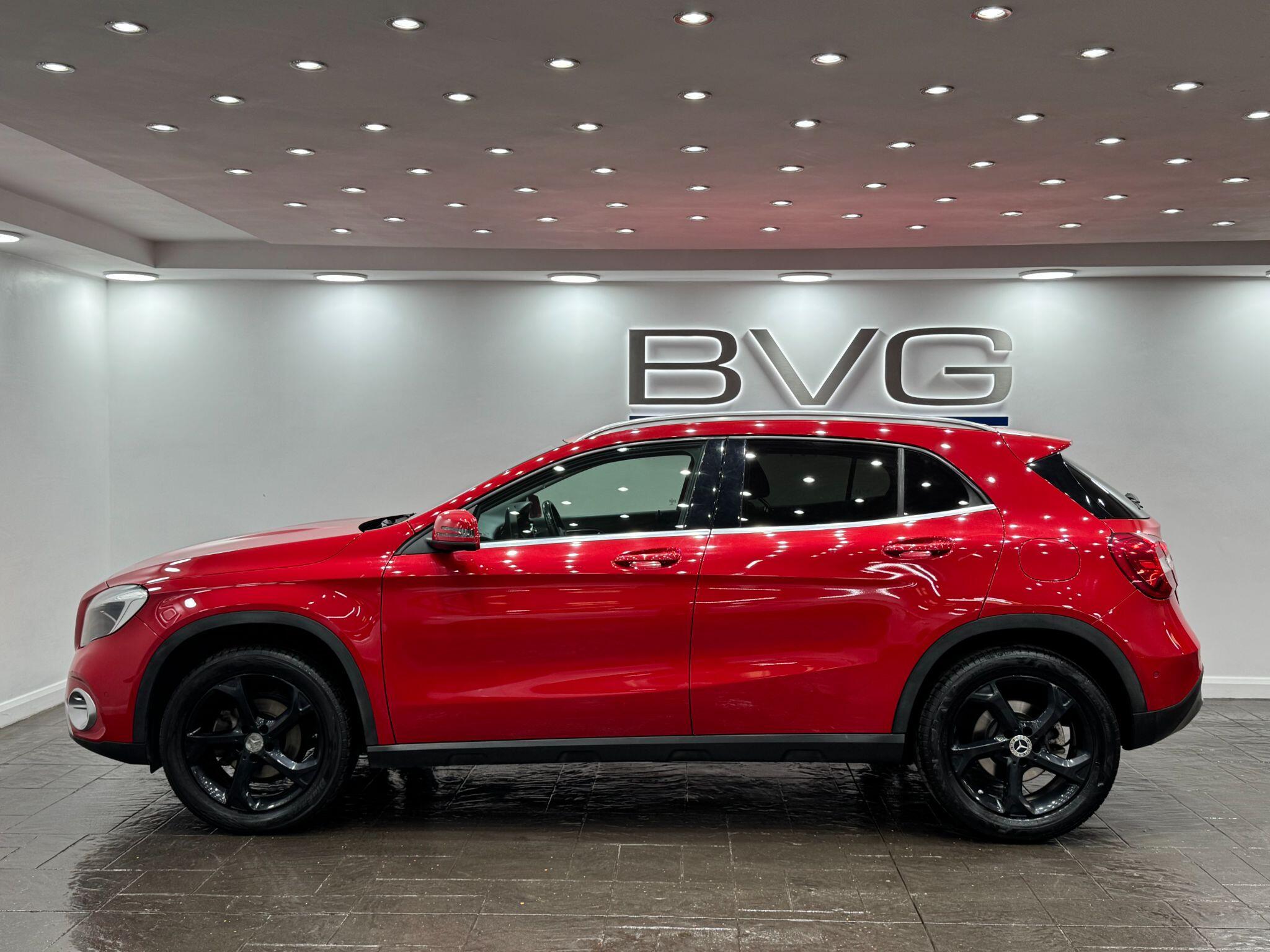 Mercedes-Benz GLA view 15