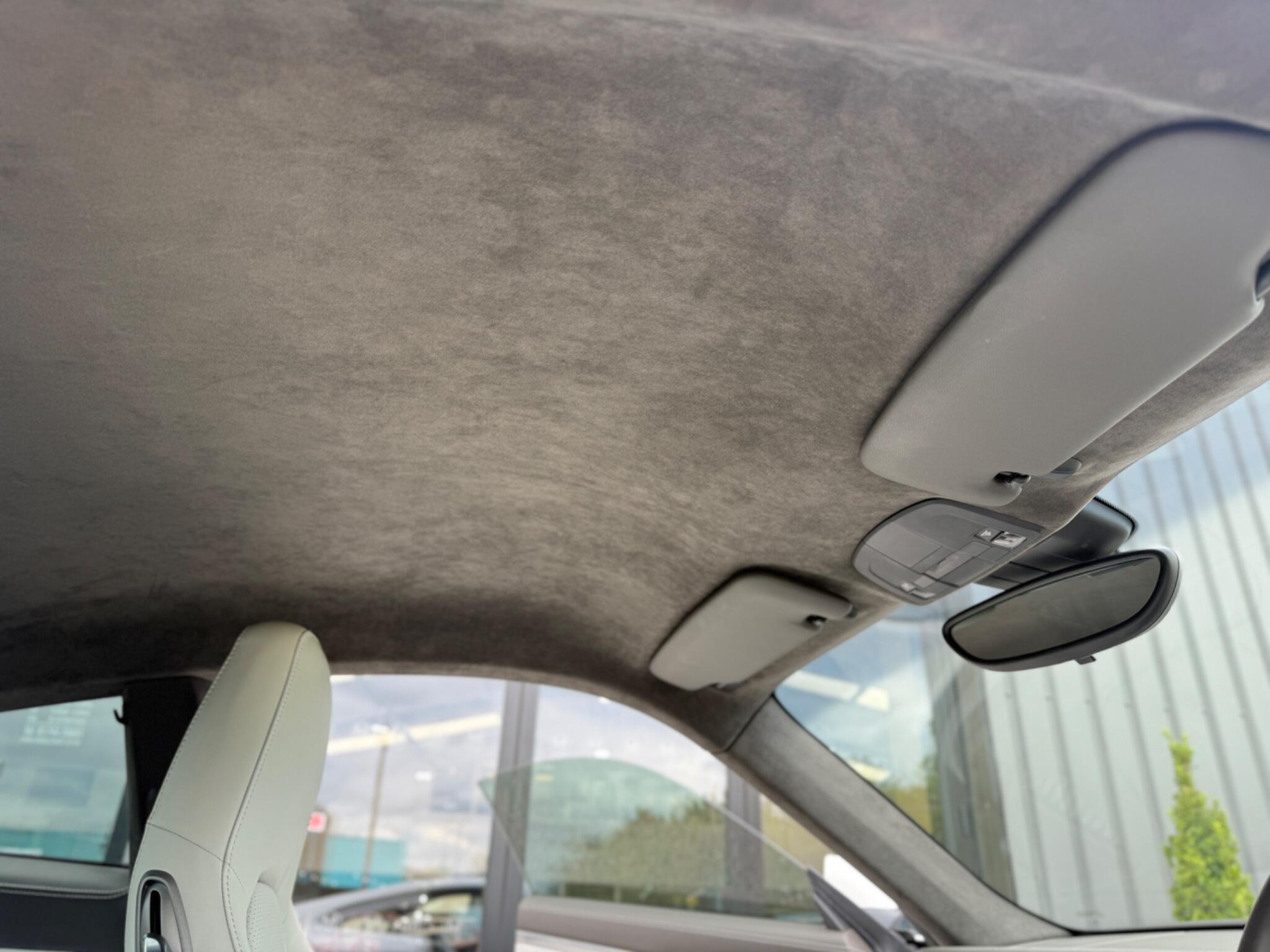 Porsche 911 view 36