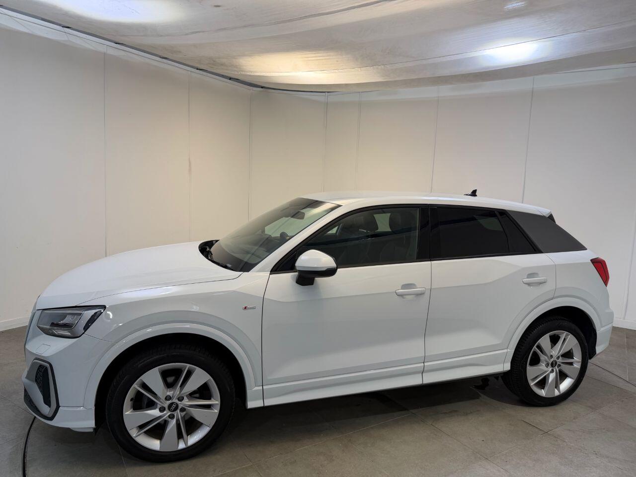 Audi Q2 view 43