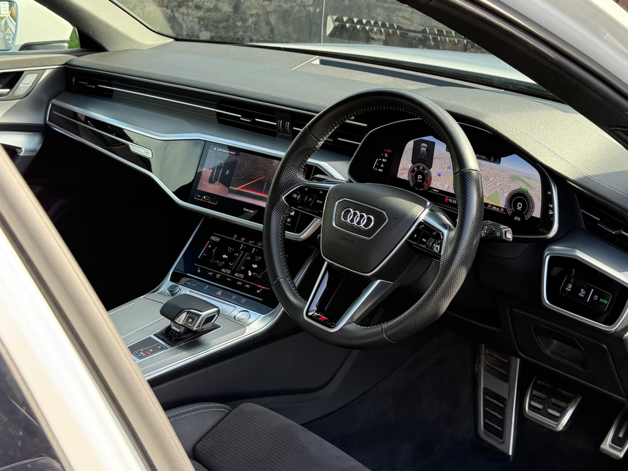 Audi A6 view 11