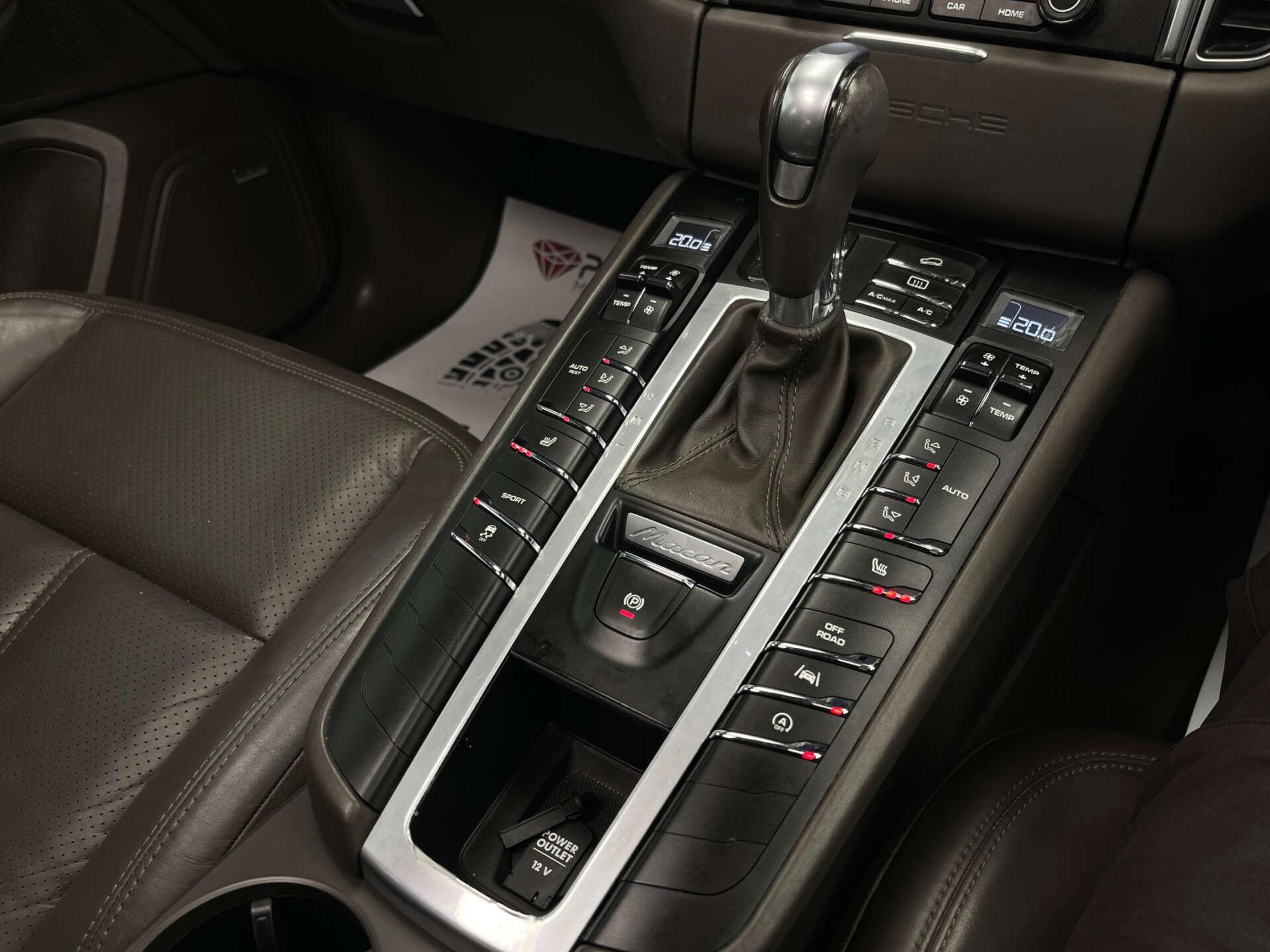 Porsche Macan view 21