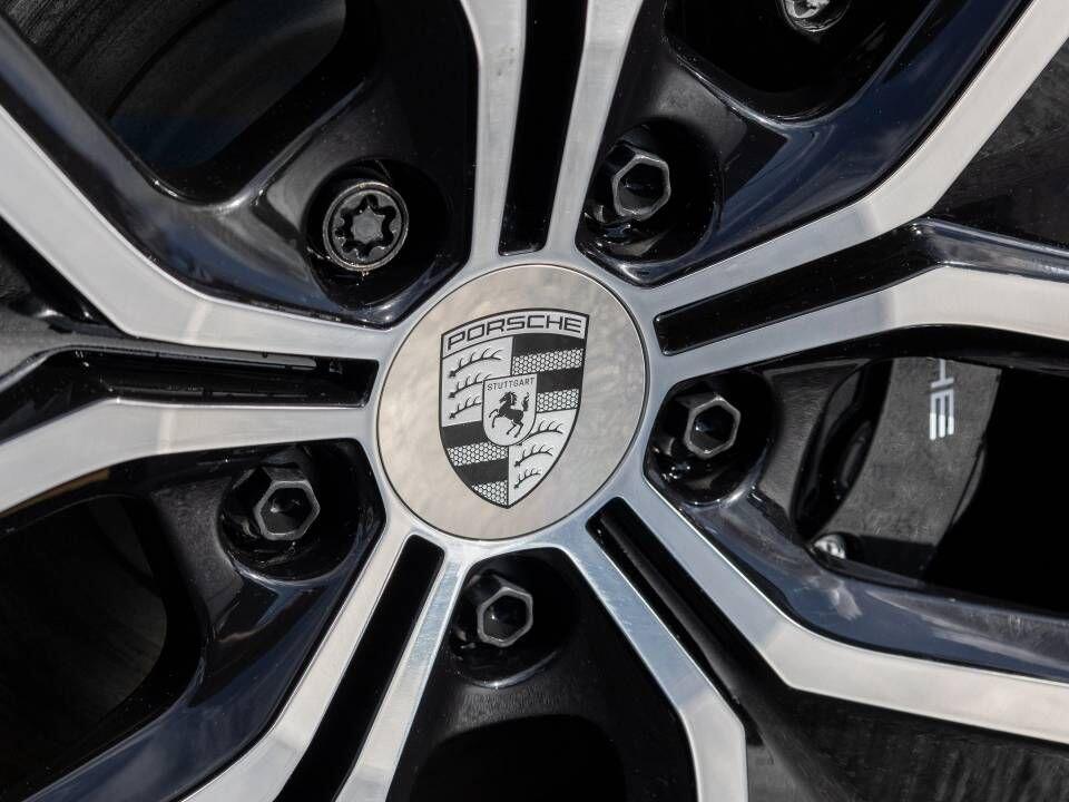 Porsche Taycan view 53