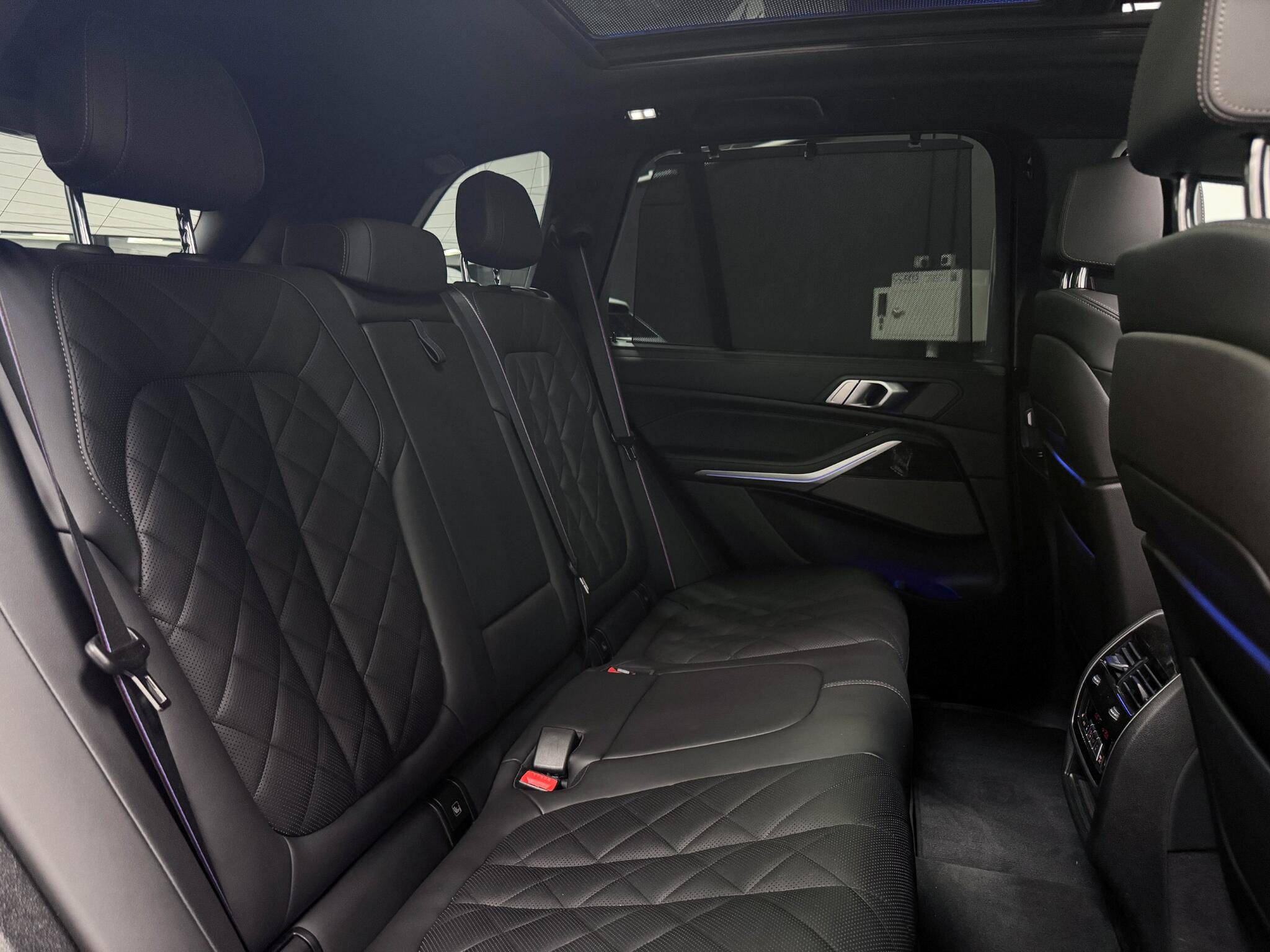 BMW X5 view 28