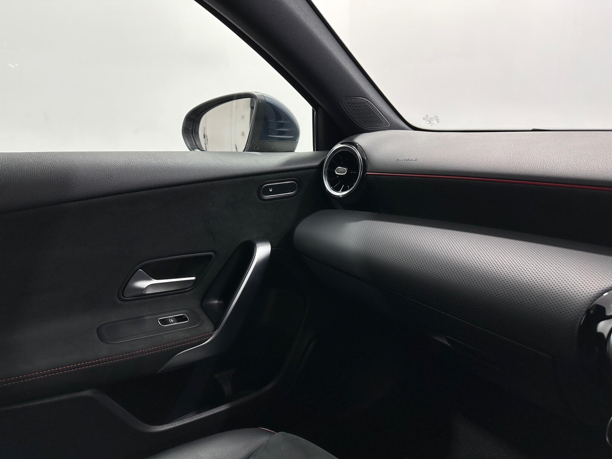 Mercedes-Benz A-Class view 26