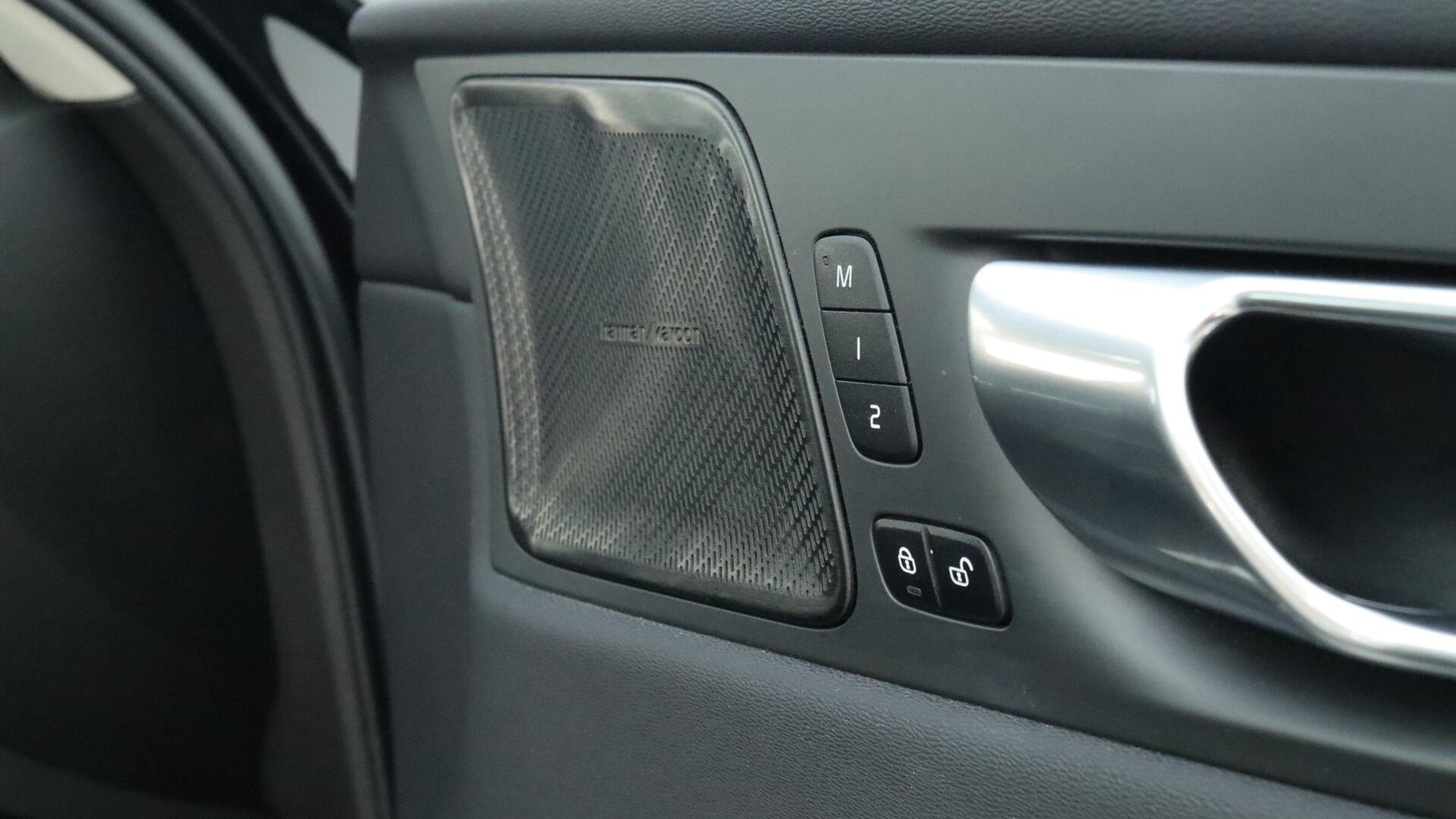 Volvo XC60 view 44