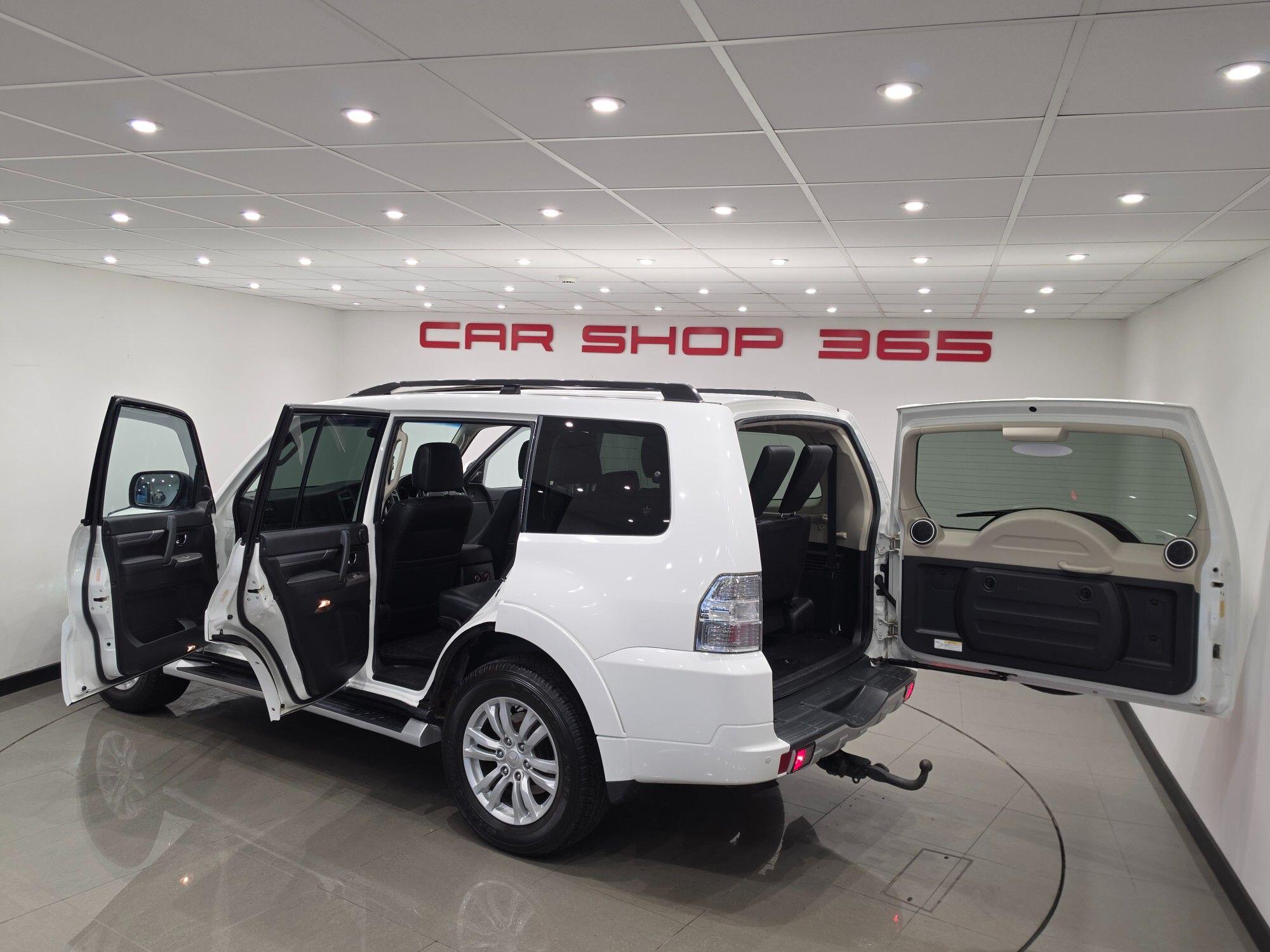 Mitsubishi Shogun view 44
