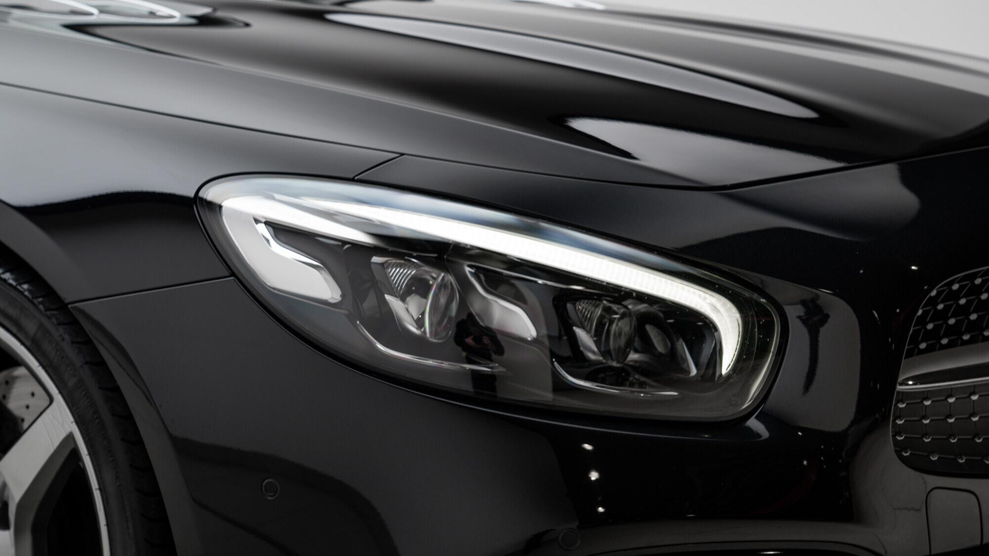 Mercedes-Benz SL view 18