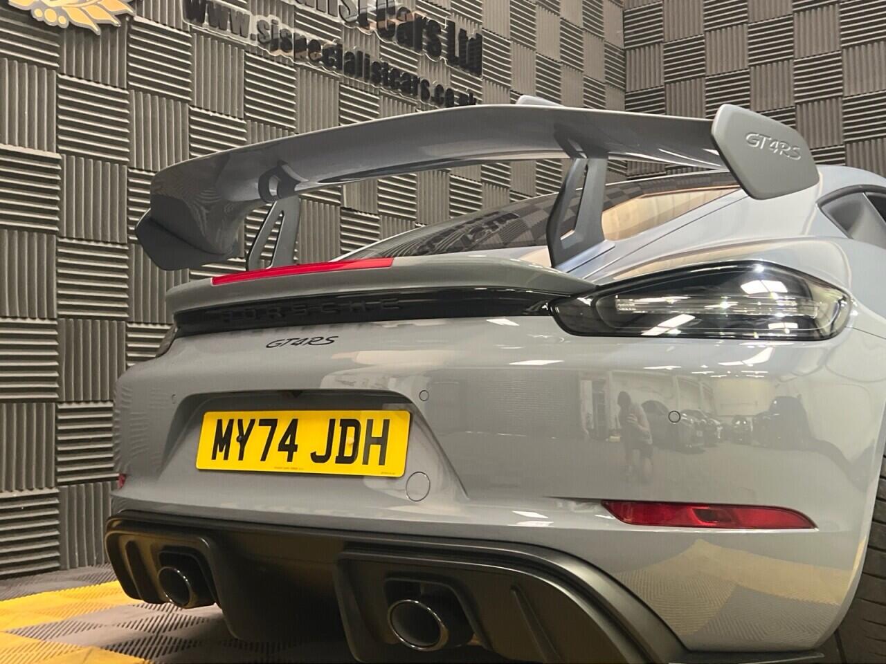 Porsche 718 Cayman view 11