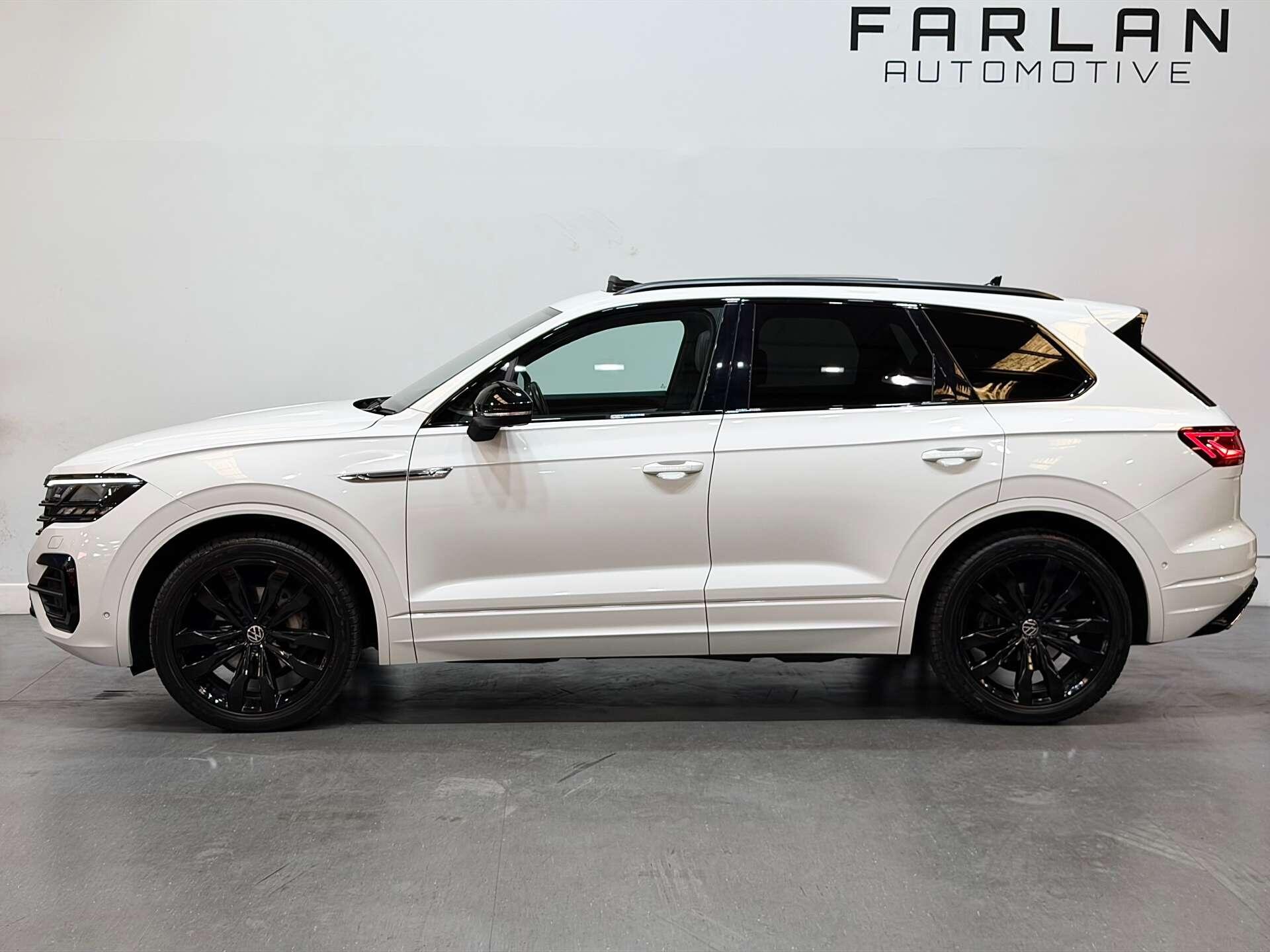 Volkswagen Touareg view 16