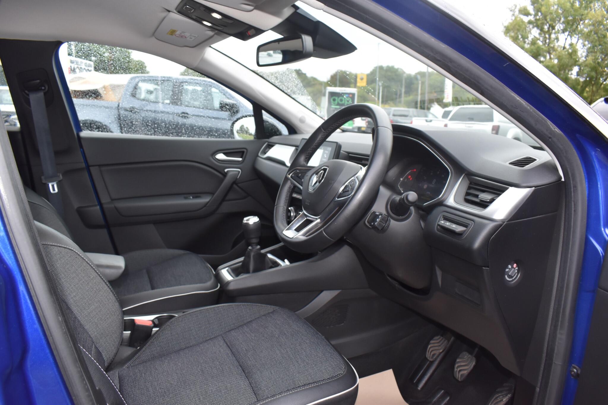 Captur - 1.3 TCe SE Edition Euro 6 (s/s) 5dr - Image 12
