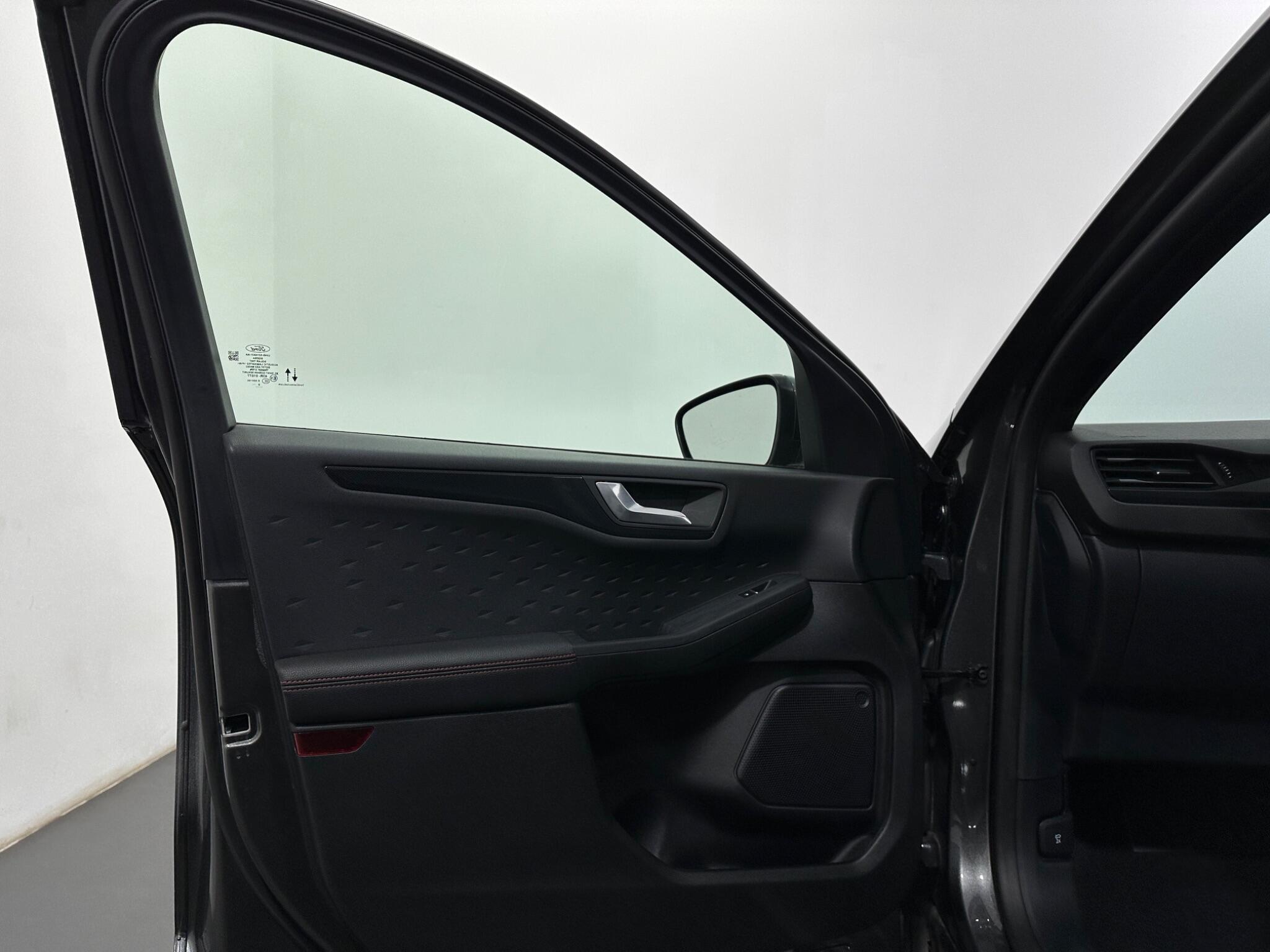 Ford Kuga view 35
