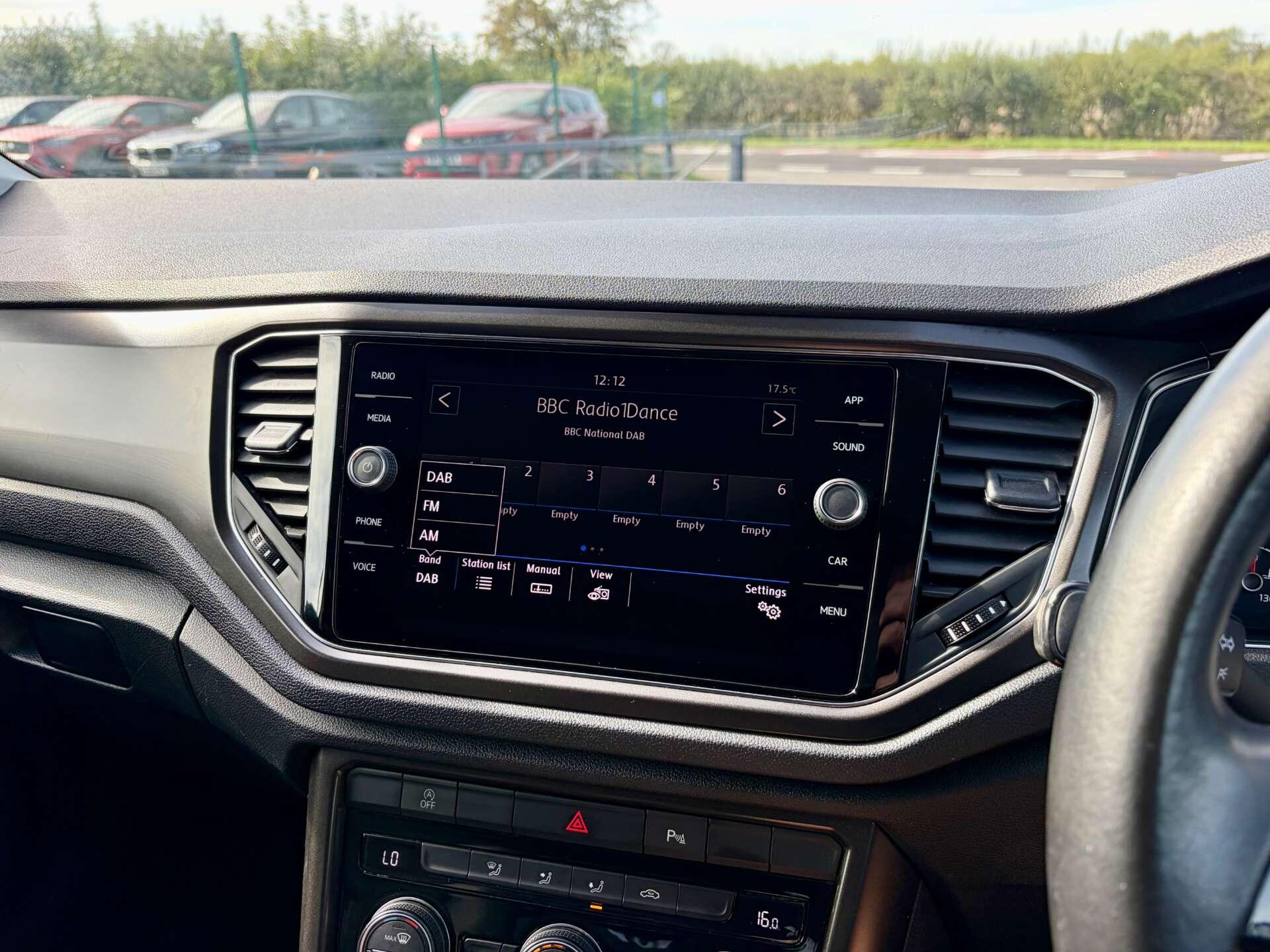 Volkswagen T-Roc view 47