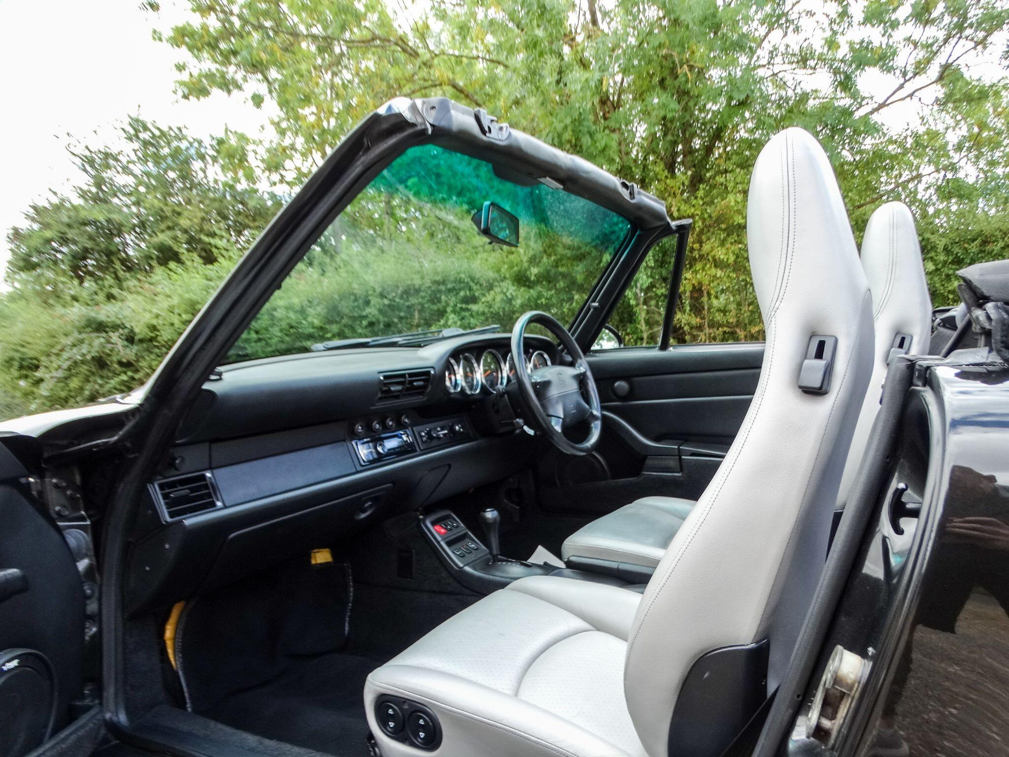 Porsche 911 view 13