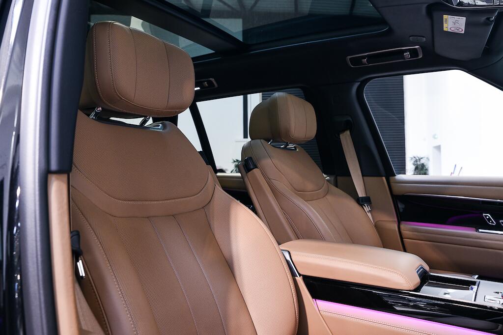 Land Rover Range Rover view 16