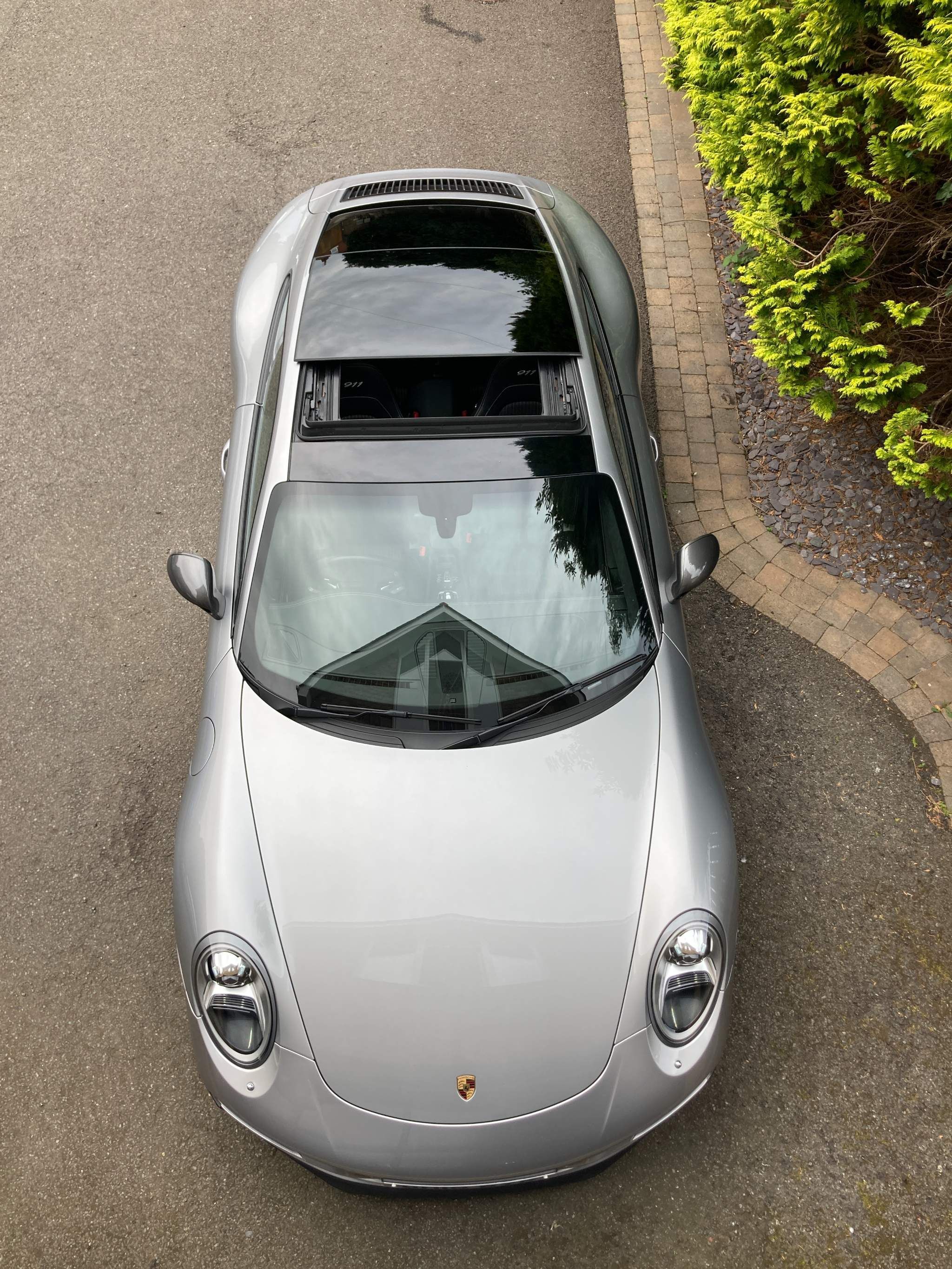 Porsche 911 view 33