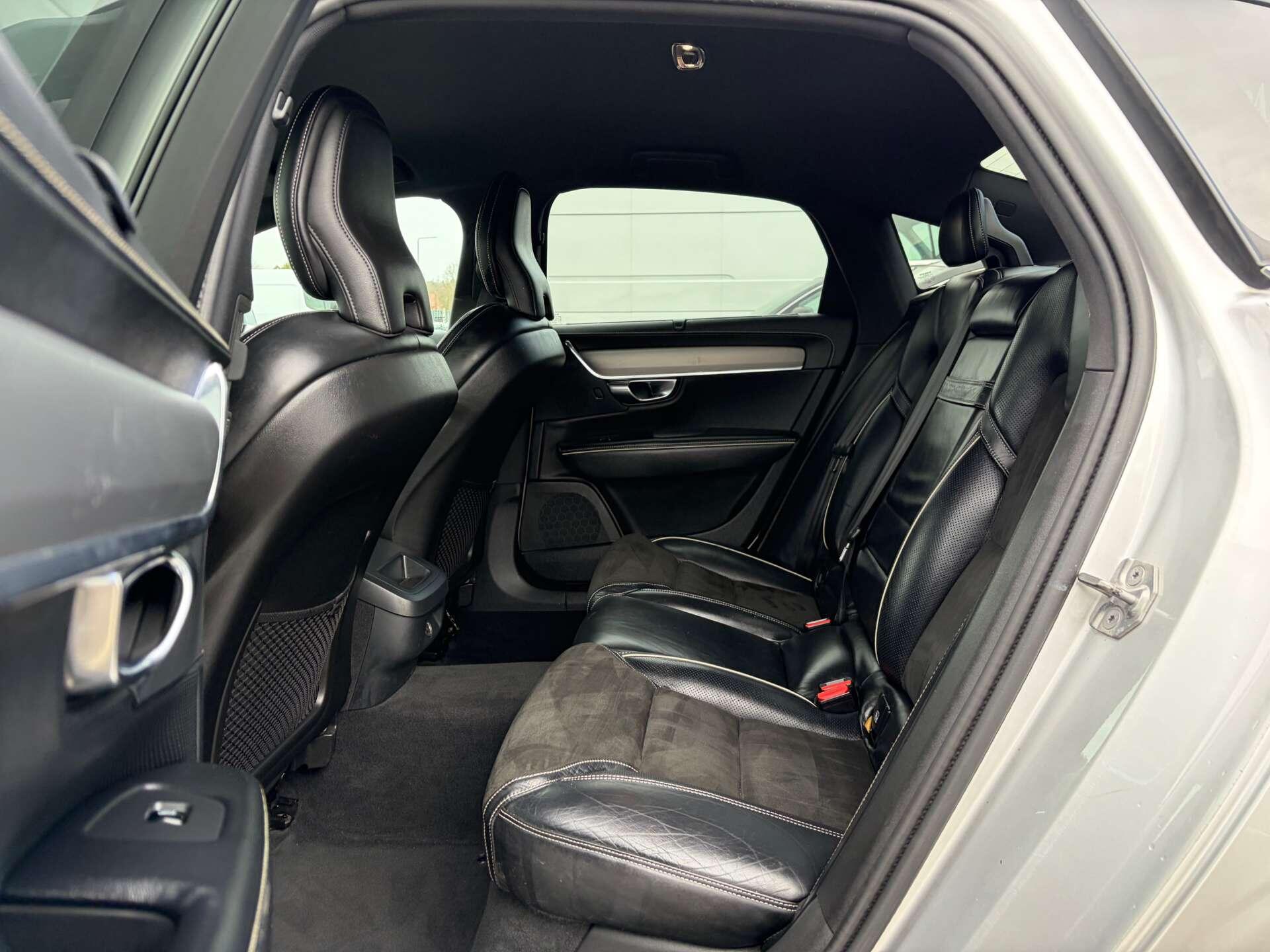Volvo S90 view 22