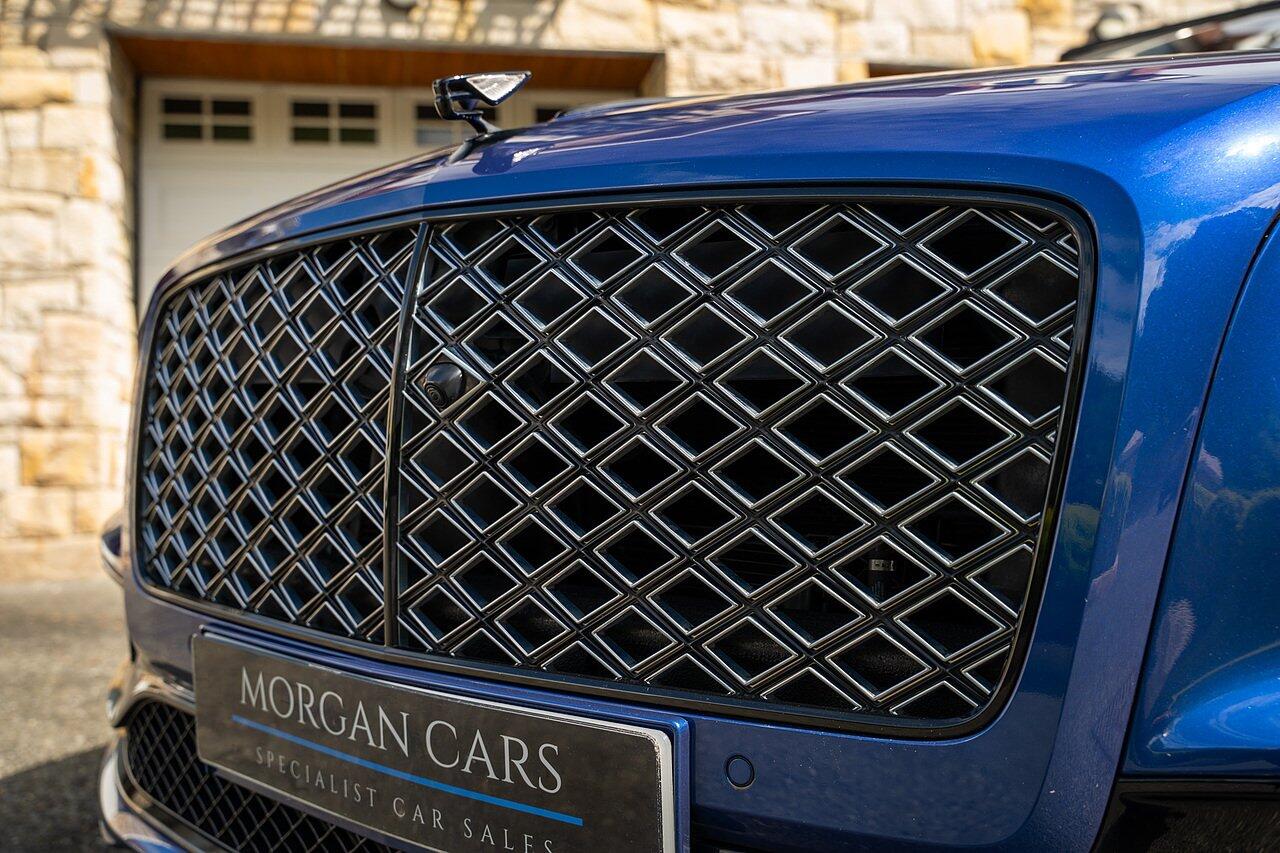 Bentley Flying Spur view 36